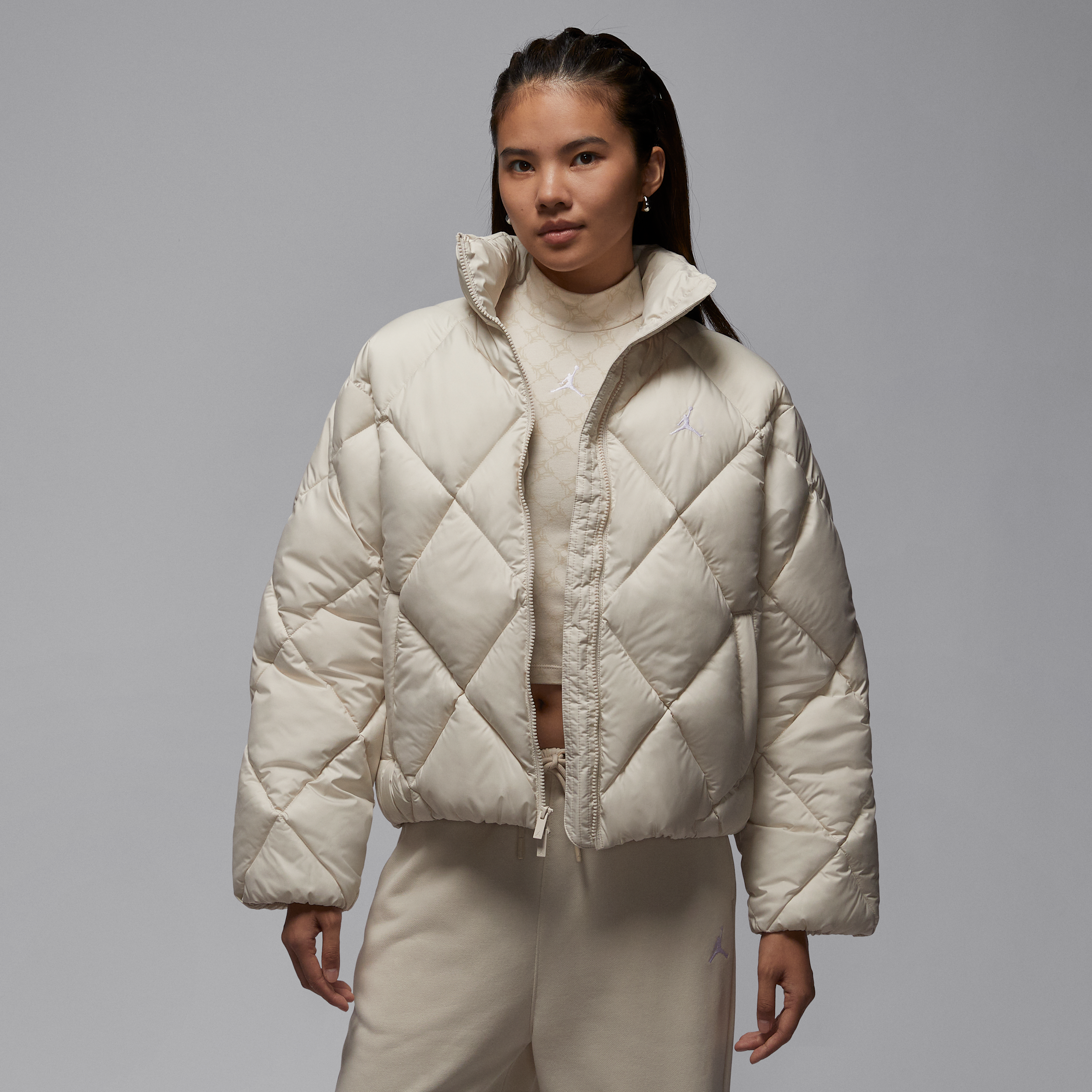 【ナイキ(NIKE)公式ストア】ジョーダン ブルックリン ウィメンズ キルテッド パファー ジャケット HV0418-104 ブラウン 【ナイキ(NIKE)公式ストア】ジョーダン ブルックリン ウィメンズ キルテッド パファー ジャケット HV0418-104 ブラウン