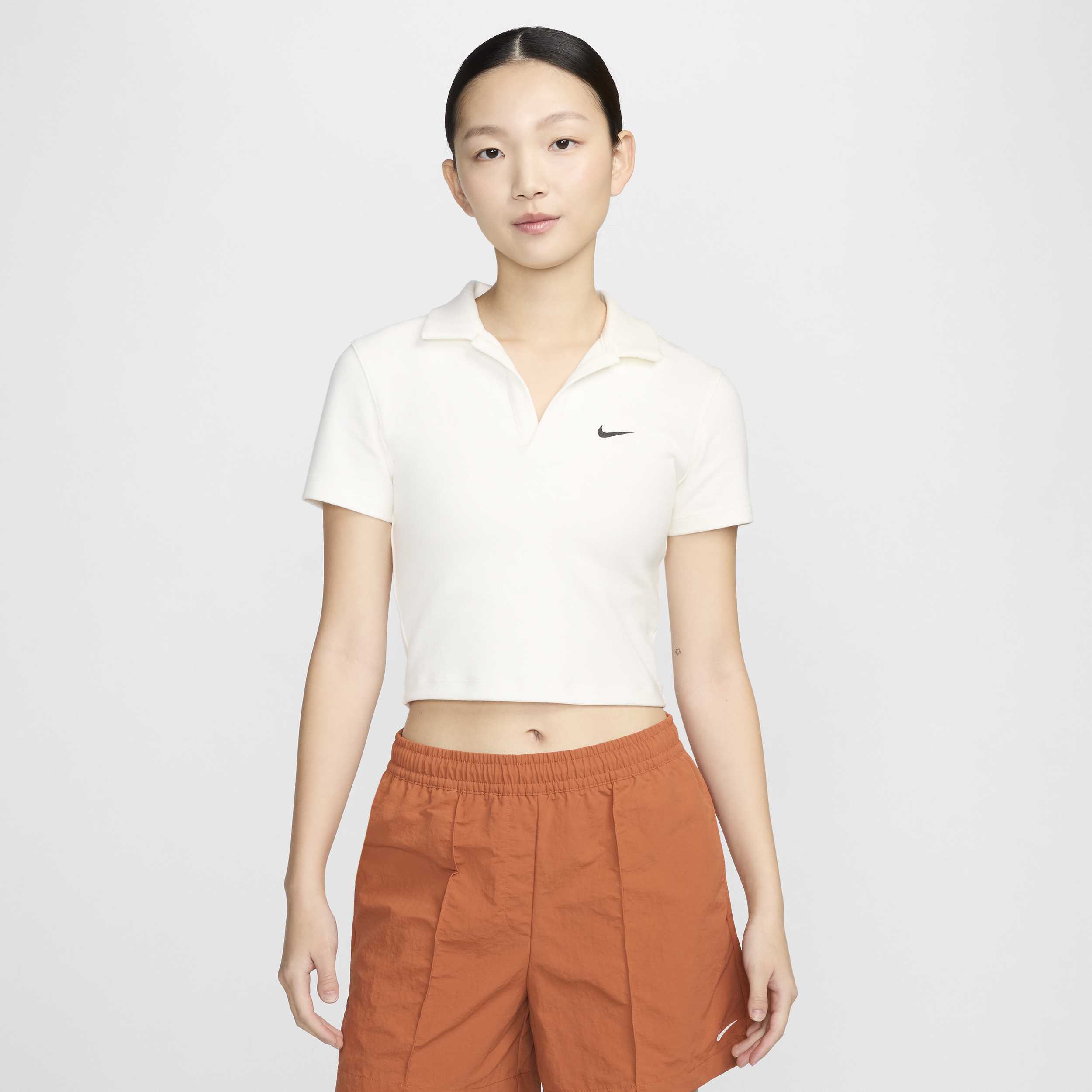 【ナイキ(NIKE)公式ストア】ナイキ スポーツウェア エッセンシャル ウィメンズ ショートスリーブ ポロ トップ DV7885-133 ホワイト 【ナイキ(NIKE)公式ストア】ナイキ スポーツウェア エッセンシャル ウィメンズ ショートスリーブ ポロ トップ DV7885-133 ホワイト