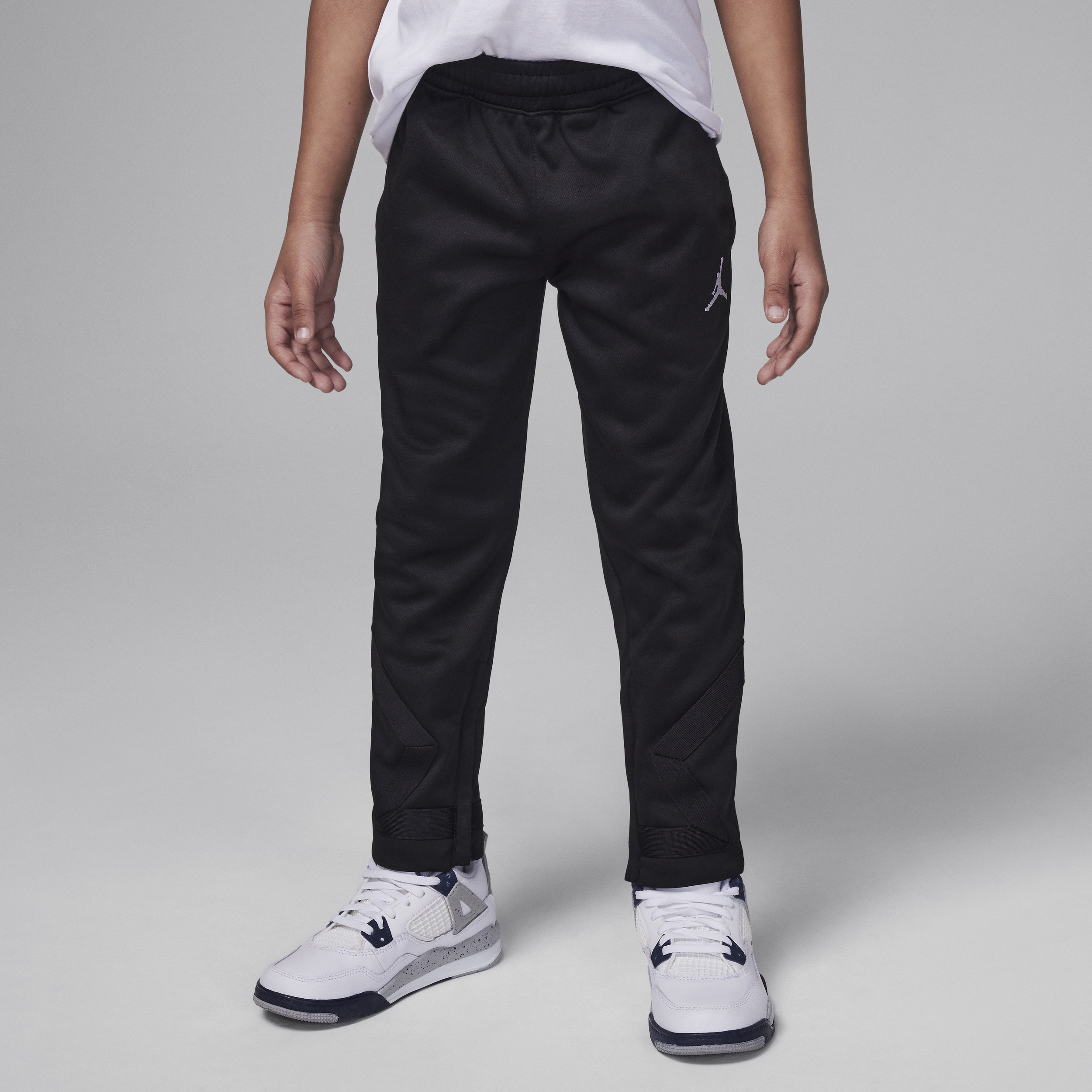 【ナイキ(NIKE)公式ストア】ジョーダン エア ダイアモンド リトルキッズ Dri-FIT パンツ HJ1518-010 ブラック 【ナイキ(NIKE)公式ストア】ジョーダン エア ダイアモンド リトルキッズ Dri-FIT パンツ HJ1518-010 ブラック