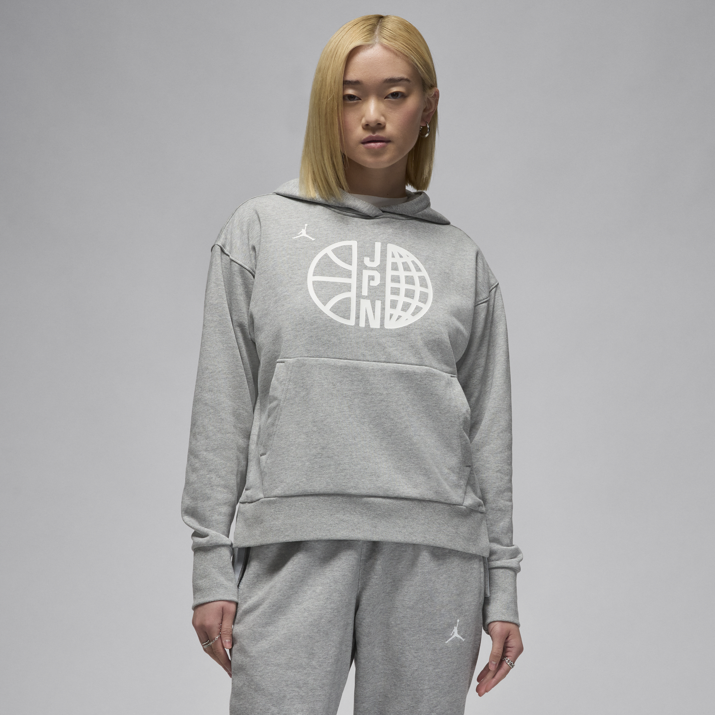 【ナイキ(NIKE)公式ストア】日本 プラクティス ウィメンズ ジョーダン バスケットボール フリース パーカー FQ0507-063 グレー 【ナイキ(NIKE)公式ストア】日本 プラクティス ウィメンズ ジョーダン バスケットボール フリース パーカー FQ0507-063 グレー