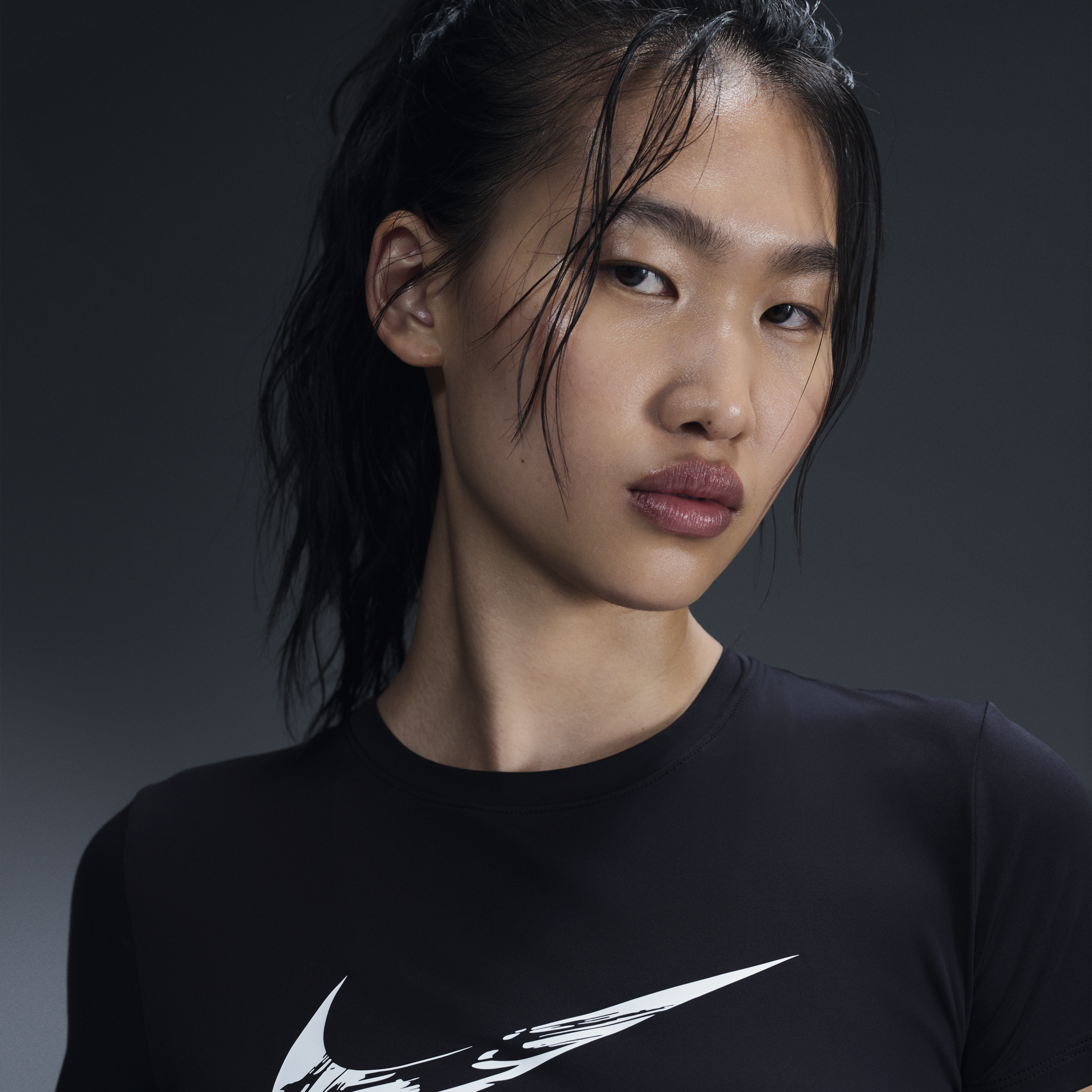 【ナイキ(NIKE)公式ストア】ナイキ ワン ウィメンズ Dri-FIT ショートスリーブ グラフィック ランニングトップ FV6374-010 ブラック 【ナイキ(NIKE)公式ストア】ナイキ ワン ウィメンズ Dri-FIT ショートスリーブ グラフィック ランニングトップ FV6374-010 ブラック