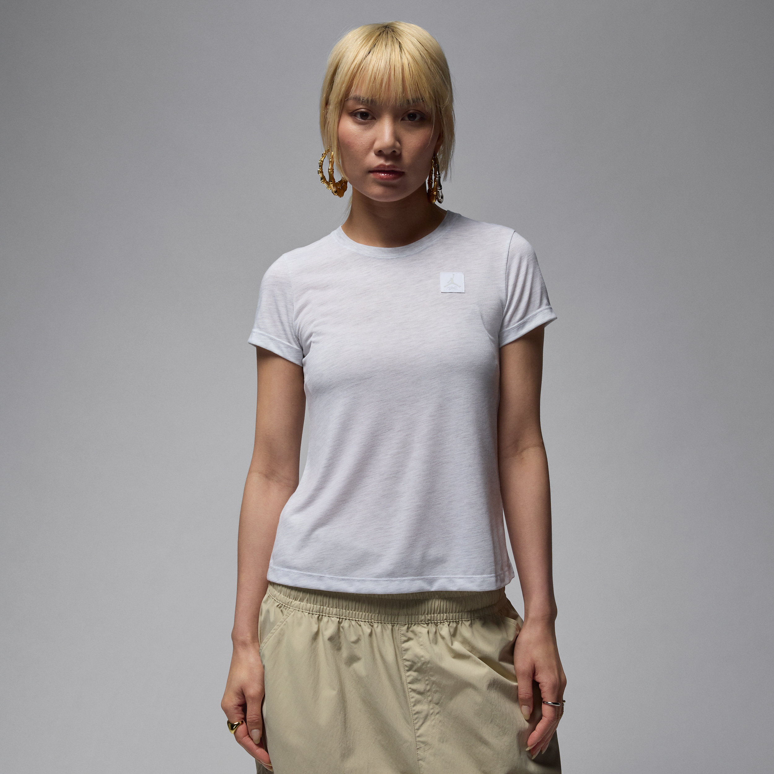 【ナイキ(NIKE)公式ストア】ジョーダン エッセンシャル ウィメンズ スリム ショートスリーブ Tシャツ FQ3566-051 ブラウン 【ナイキ(NIKE)公式ストア】ジョーダン エッセンシャル ウィメンズ スリム ショートスリーブ Tシャツ FQ3566-051 ブラウン