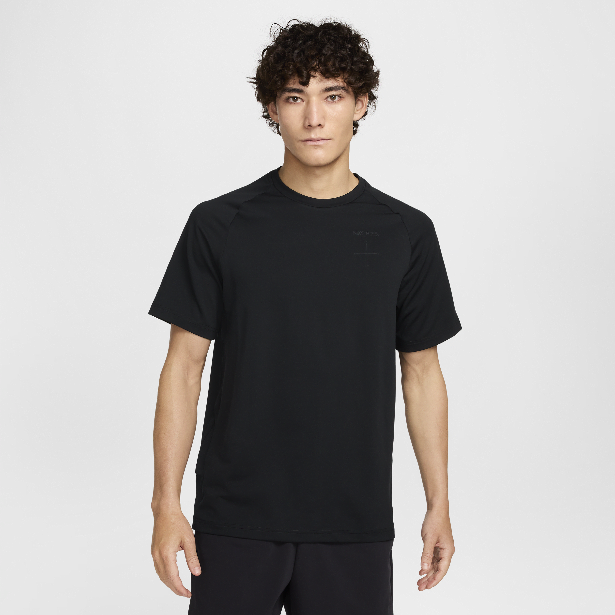 【ナイキ(NIKE)公式ストア】ナイキ A.P.S. メンズ Dri-FIT ADV ショートスリーブ バーサタイル トップ FN3009-010 ブラック 【ナイキ(NIKE)公式ストア】ナイキ A.P.S. メンズ Dri-FIT ADV ショートスリーブ バーサタイル トップ FN3009-010 ブラック