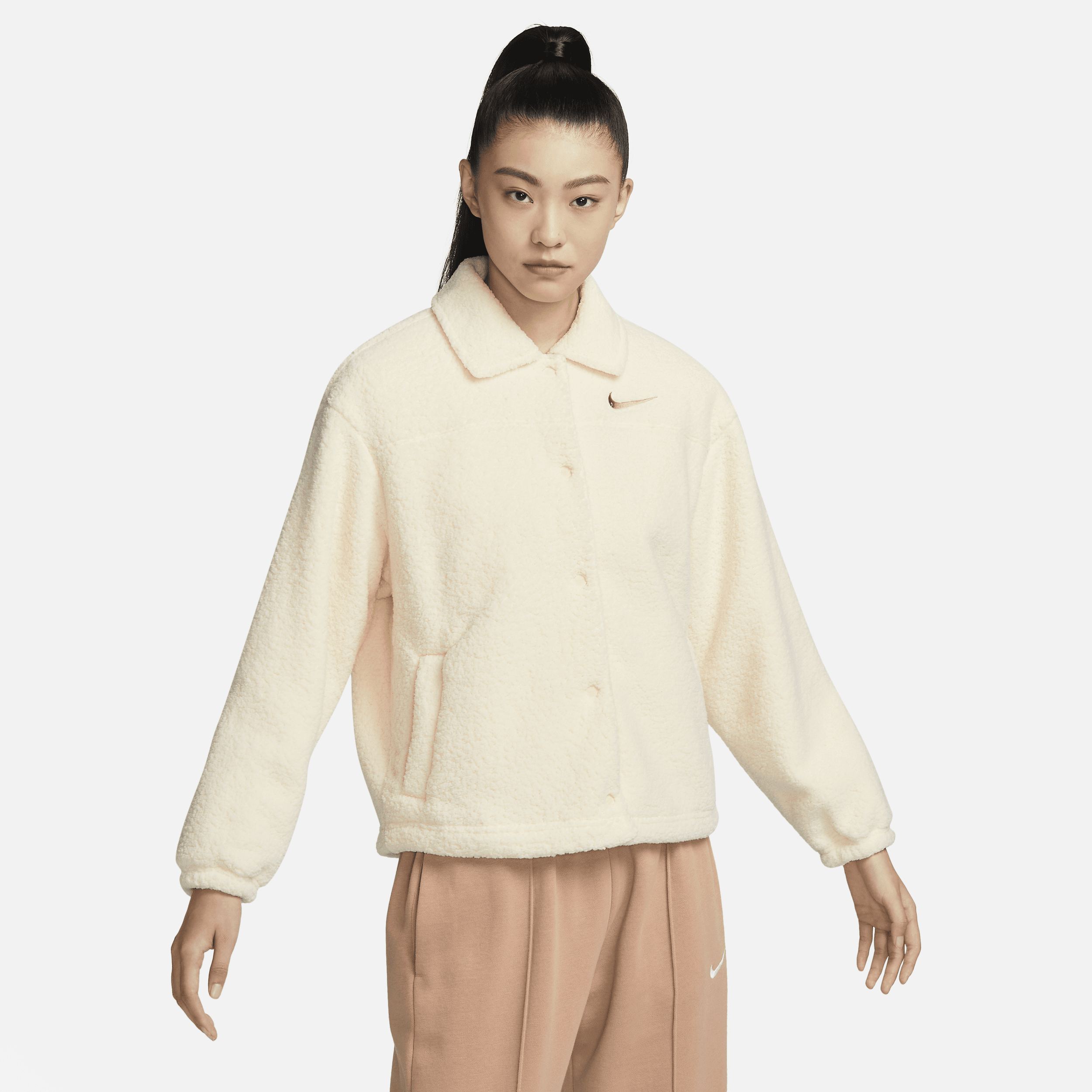 【ナイキ(NIKE)公式ストア】ナイキ スポーツウェア ウィメンズ カラード ハイパイル ジャケット FB8708-113 ホワイト 【ナイキ(NIKE)公式ストア】ナイキ スポーツウェア ウィメンズ カラード ハイパイル ジャケット FB8708-113 ホワイト