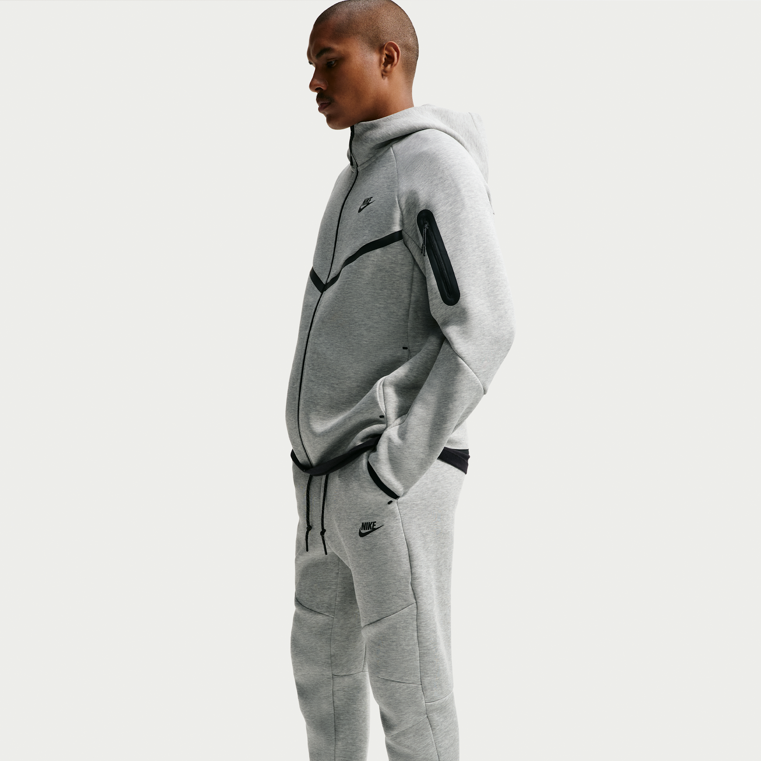 Pantaloni jogger in fleece Nike Tech – Uomo - Grigio