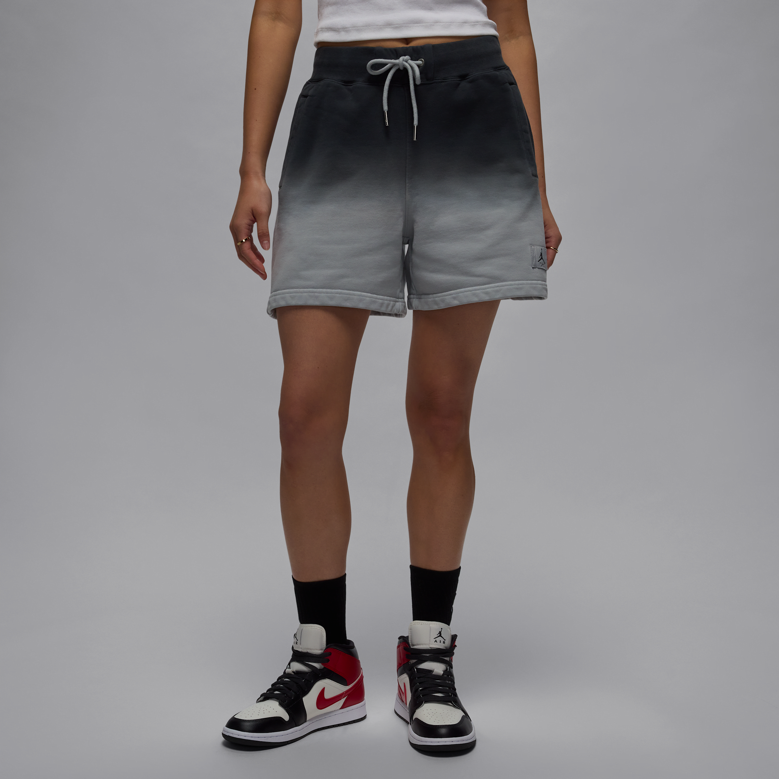 【ナイキ(NIKE)公式ストア】ジョーダン フライト フリース ウィメンズ フレンチテリー ショートパンツ HJ0040-077 グレー 【ナイキ(NIKE)公式ストア】ジョーダン フライト フリース ウィメンズ フレンチテリー ショートパンツ HJ0040-077 グレー
