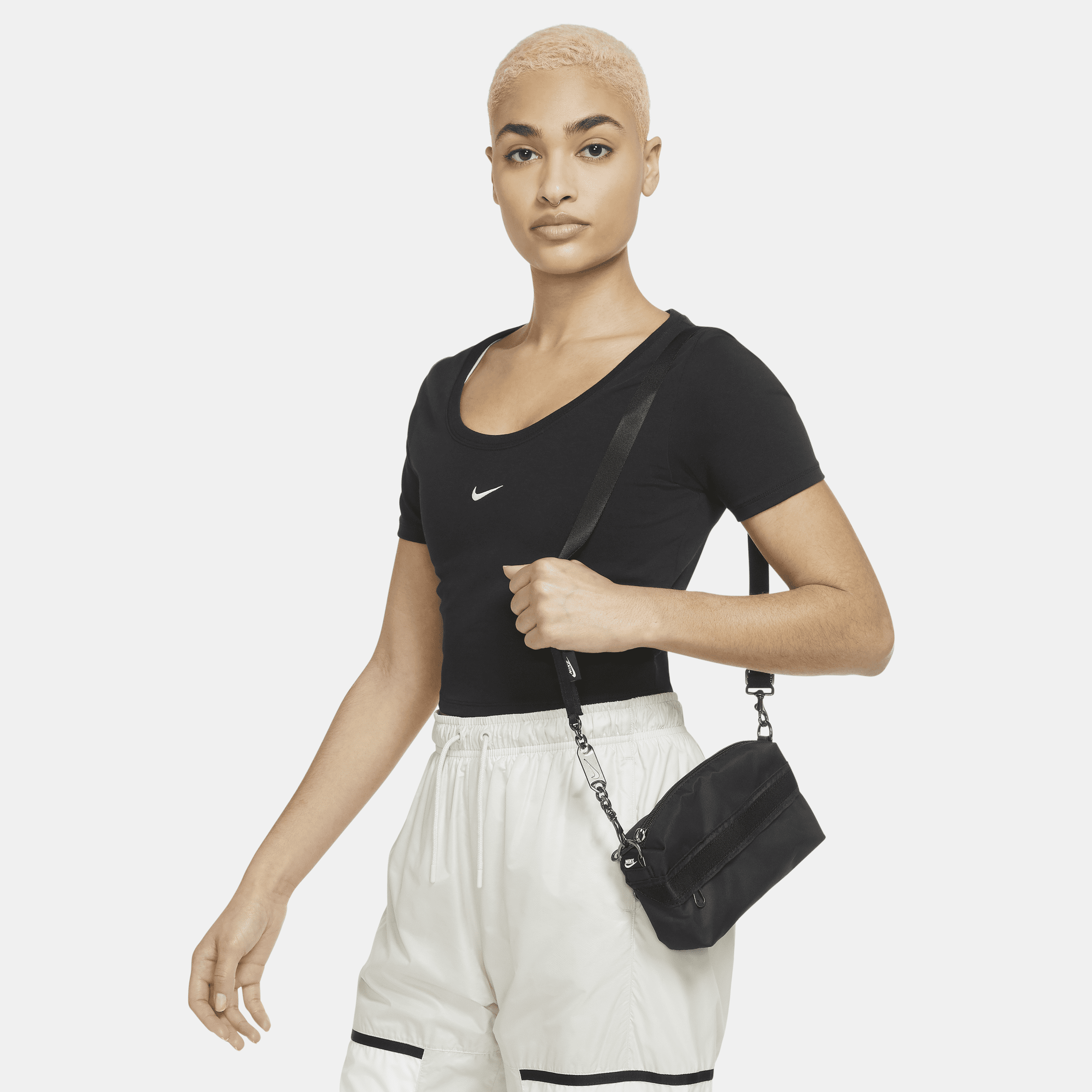 Nike Sportswear Futura Luxe-crossbody-taske til kvinder (1L) - sort