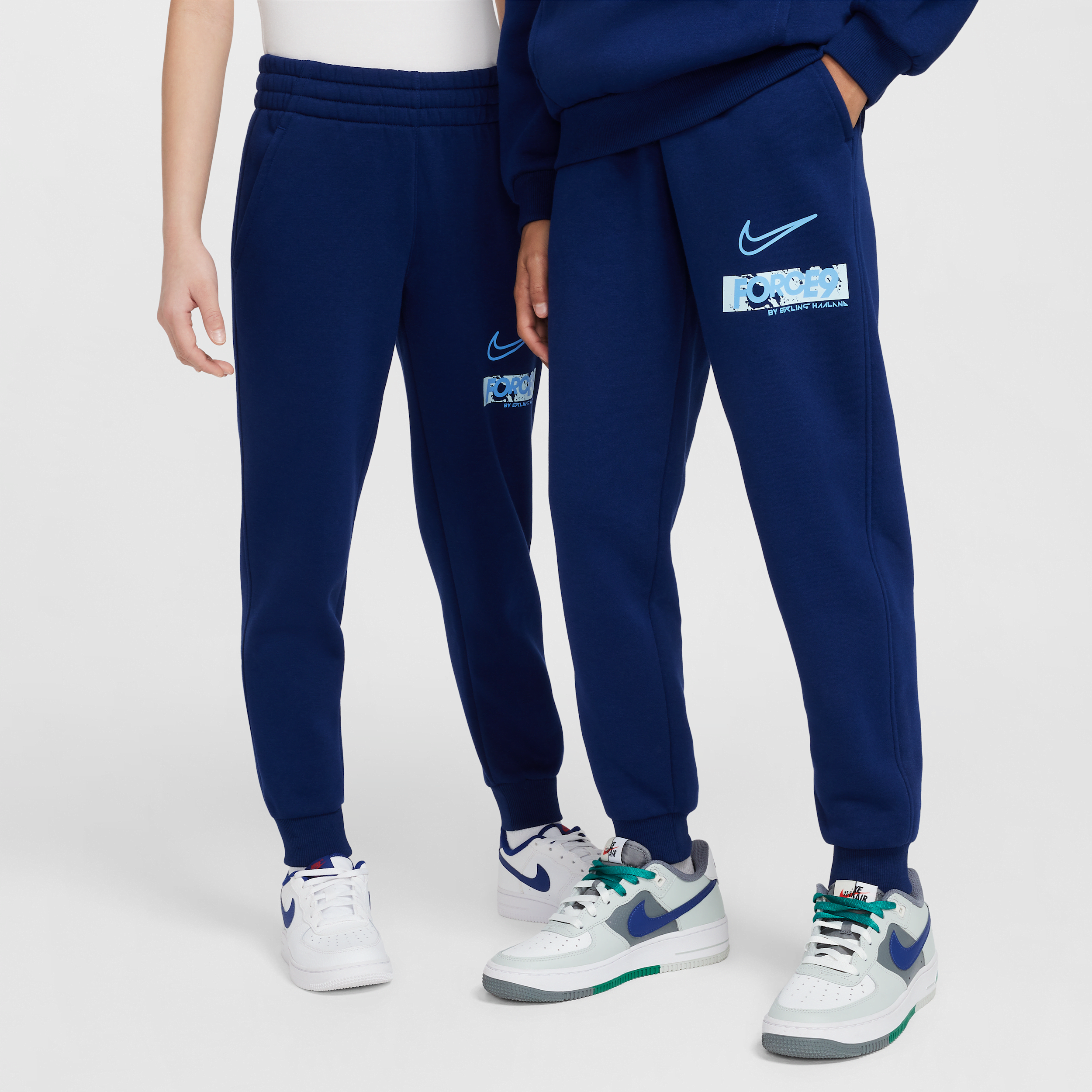 【ナイキ(NIKE)公式ストア】アーリン ハーランド クラブ フリース ジュニアジョガー HJ3836-492 ブルー 【ナイキ(NIKE)公式ストア】アーリン ハーランド クラブ フリース ジュニアジョガー HJ3836-492 ブルー