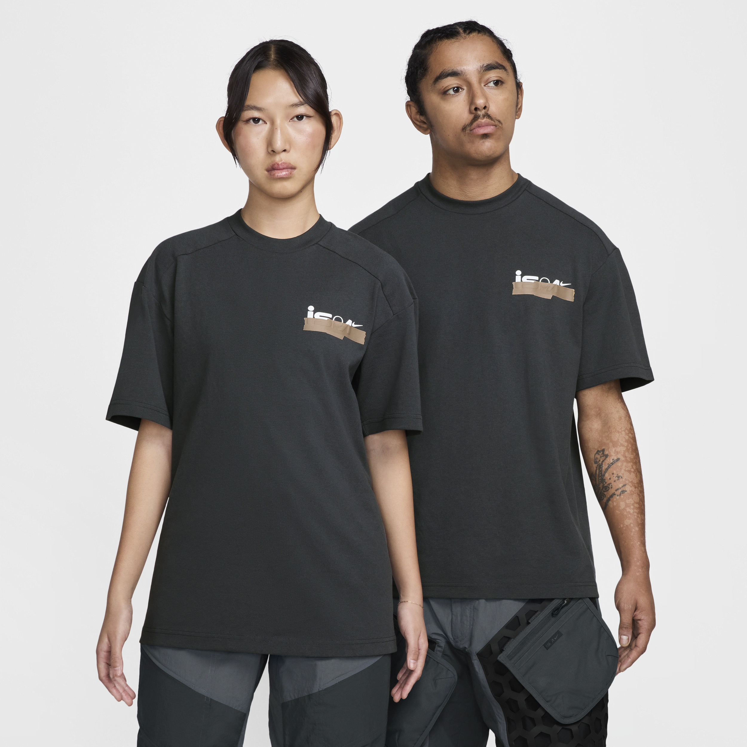 【ナイキ(NIKE)公式ストア】ナイキ ISPA Tシャツ FV4894-060 グレー 【ナイキ(NIKE)公式ストア】ナイキ ISPA Tシャツ FV4894-060 グレー