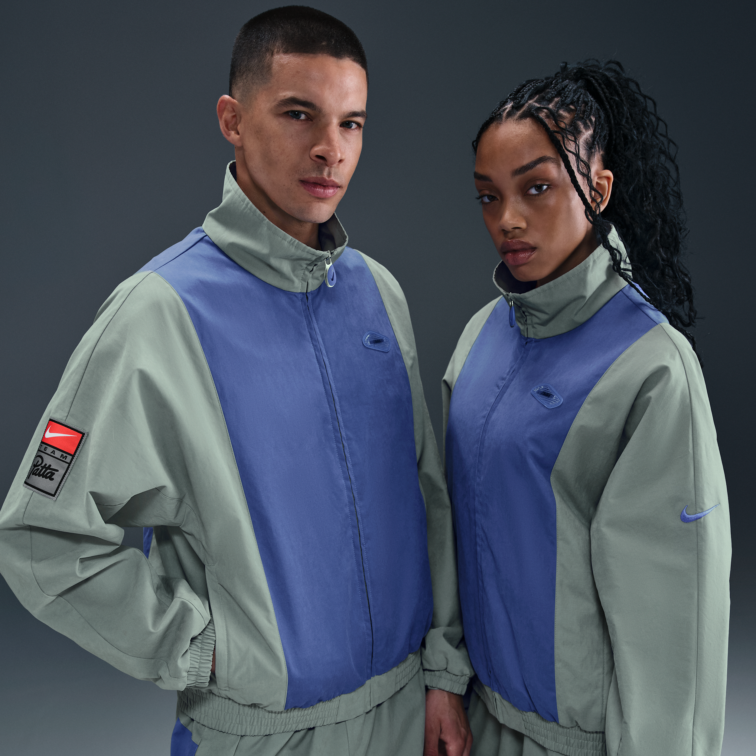 【ナイキ(NIKE)公式ストア】ナイキ x パタ メンズ トラックジャケット HJ0712-073 グレー 【ナイキ(NIKE)公式ストア】ナイキ x パタ メンズ トラックジャケット HJ0712-073 グレー