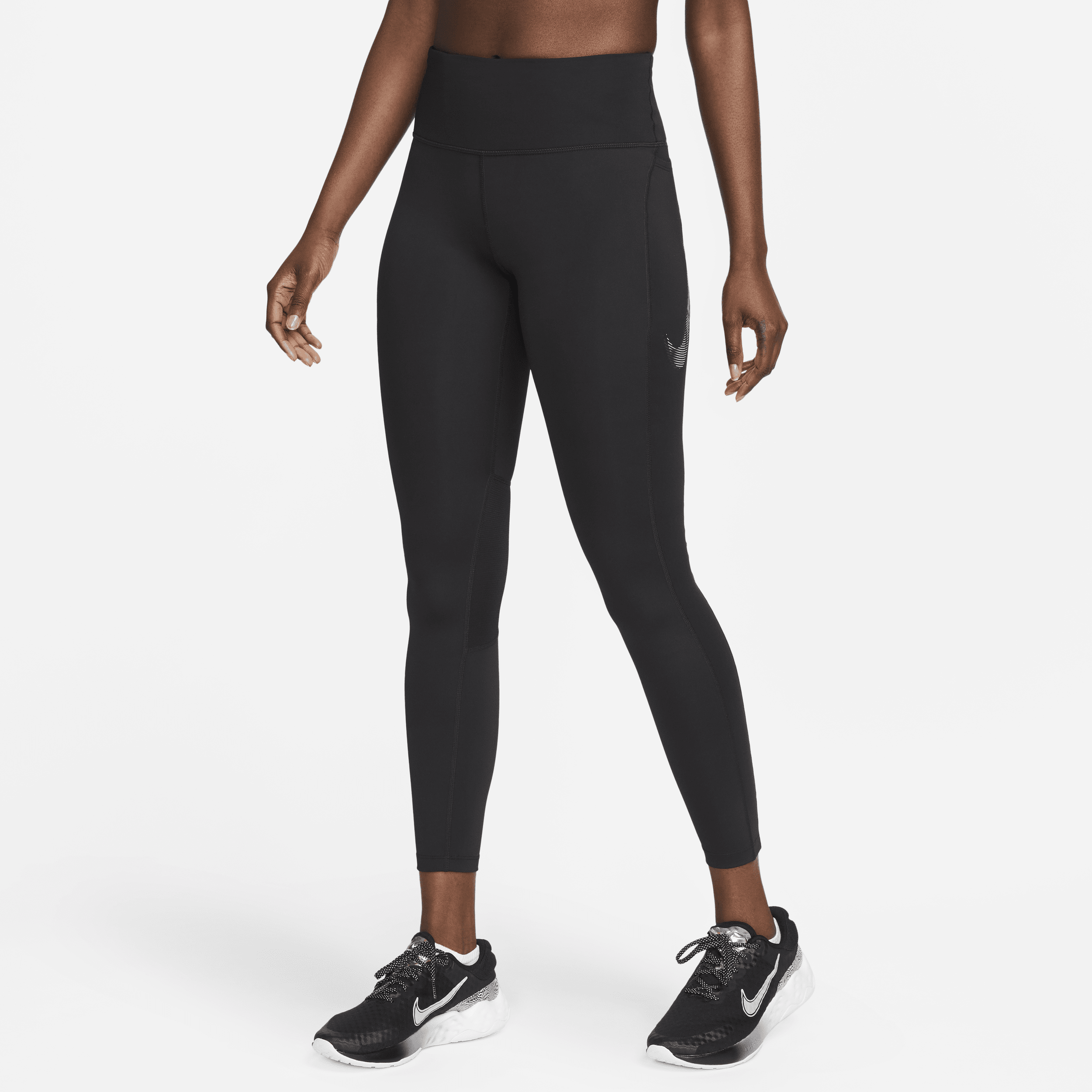 Nike Fast-7/8-leggings med grafik, mellemhøj talje og lommer til kvinder - sort