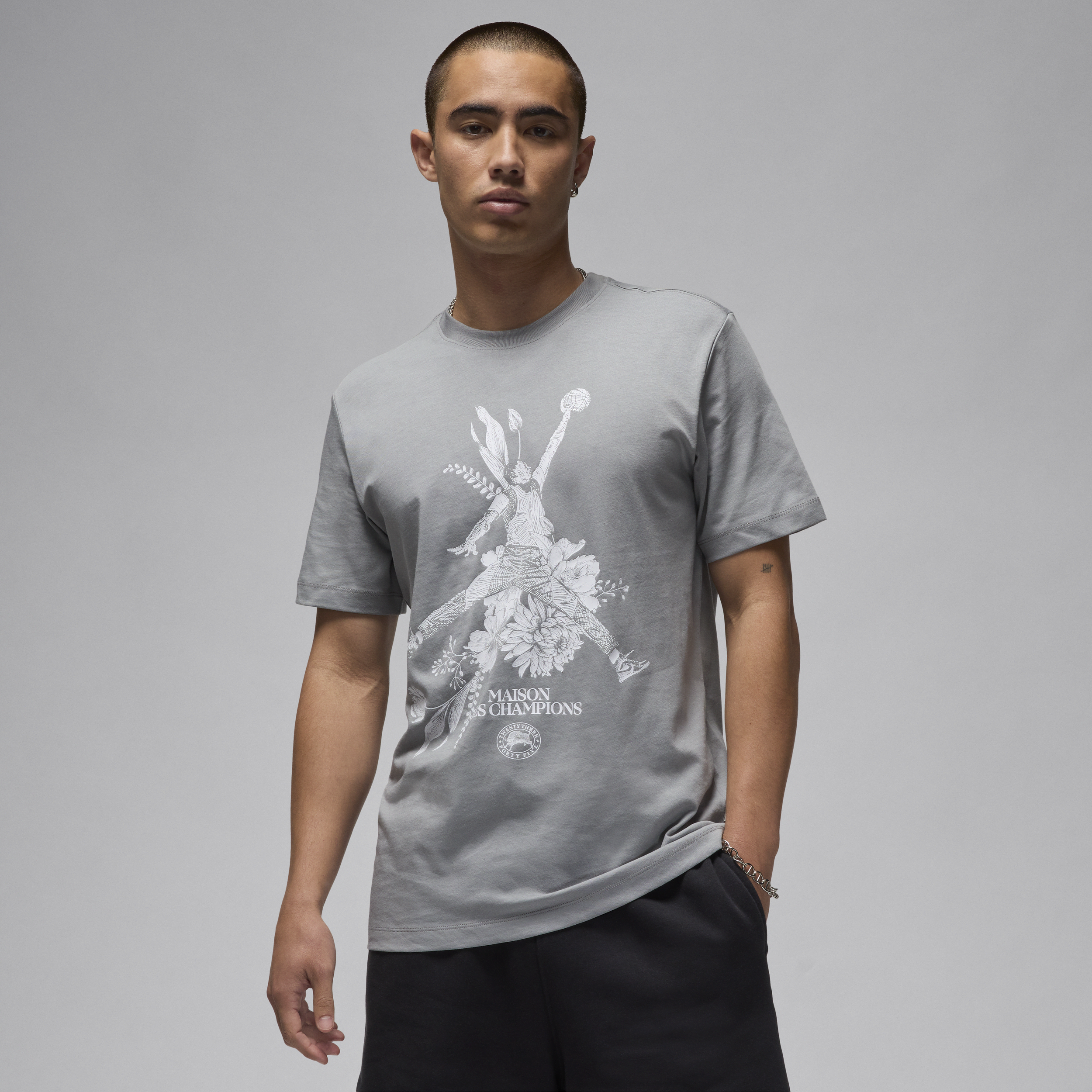【ナイキ(NIKE)公式ストア】ジョーダン スポーツ メンズ Dri-FIT Tシャツ FZ1928-073 グレー 【ナイキ(NIKE)公式ストア】ジョーダン スポーツ メンズ Dri-FIT Tシャツ FZ1928-073 グレー