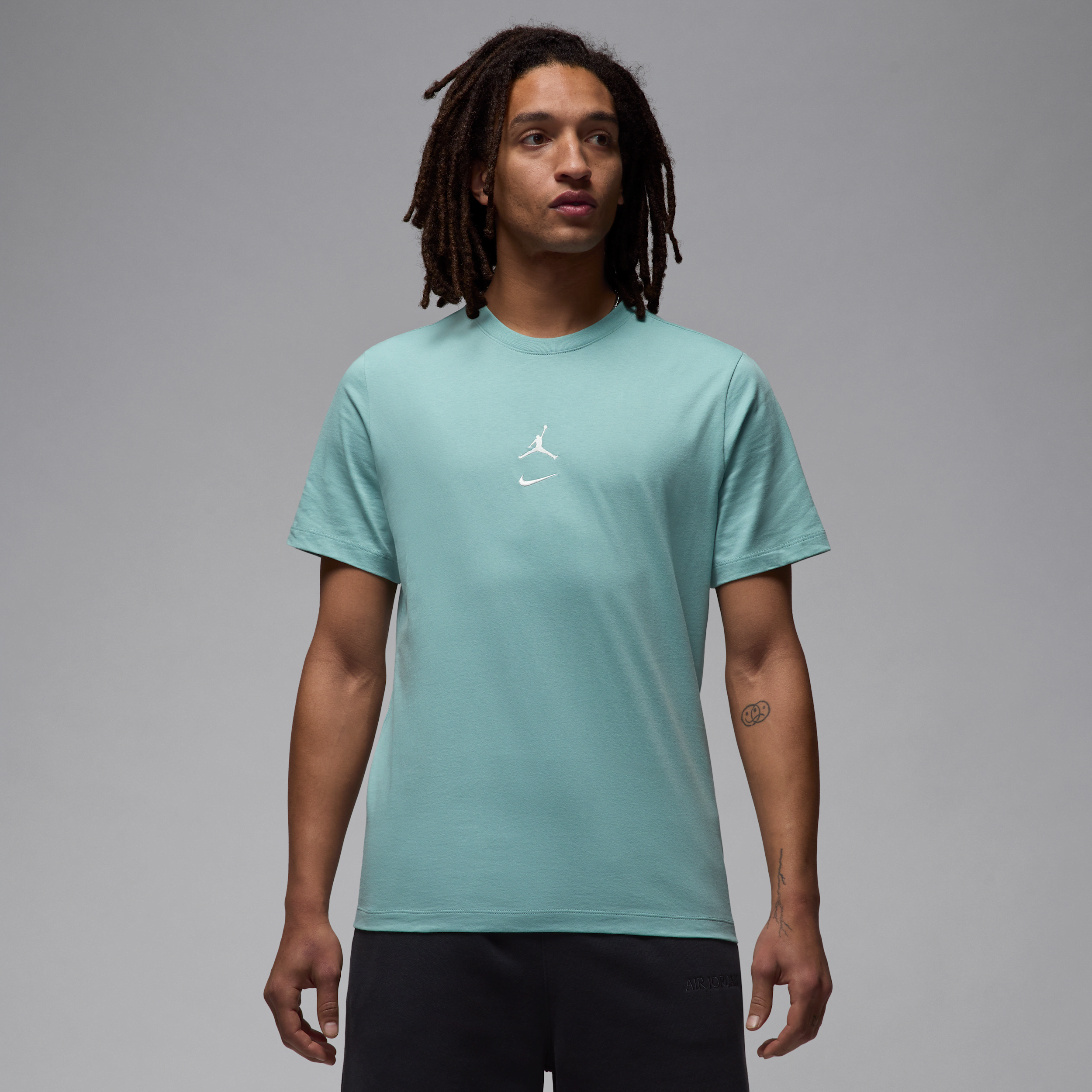 【ナイキ(NIKE)公式ストア】ジョーダン MVP メンズ ジャンプマン Tシャツ IB7522-309 グリーン 【ナイキ(NIKE)公式ストア】ジョーダン MVP メンズ ジャンプマン Tシャツ IB7522-309 グリーン