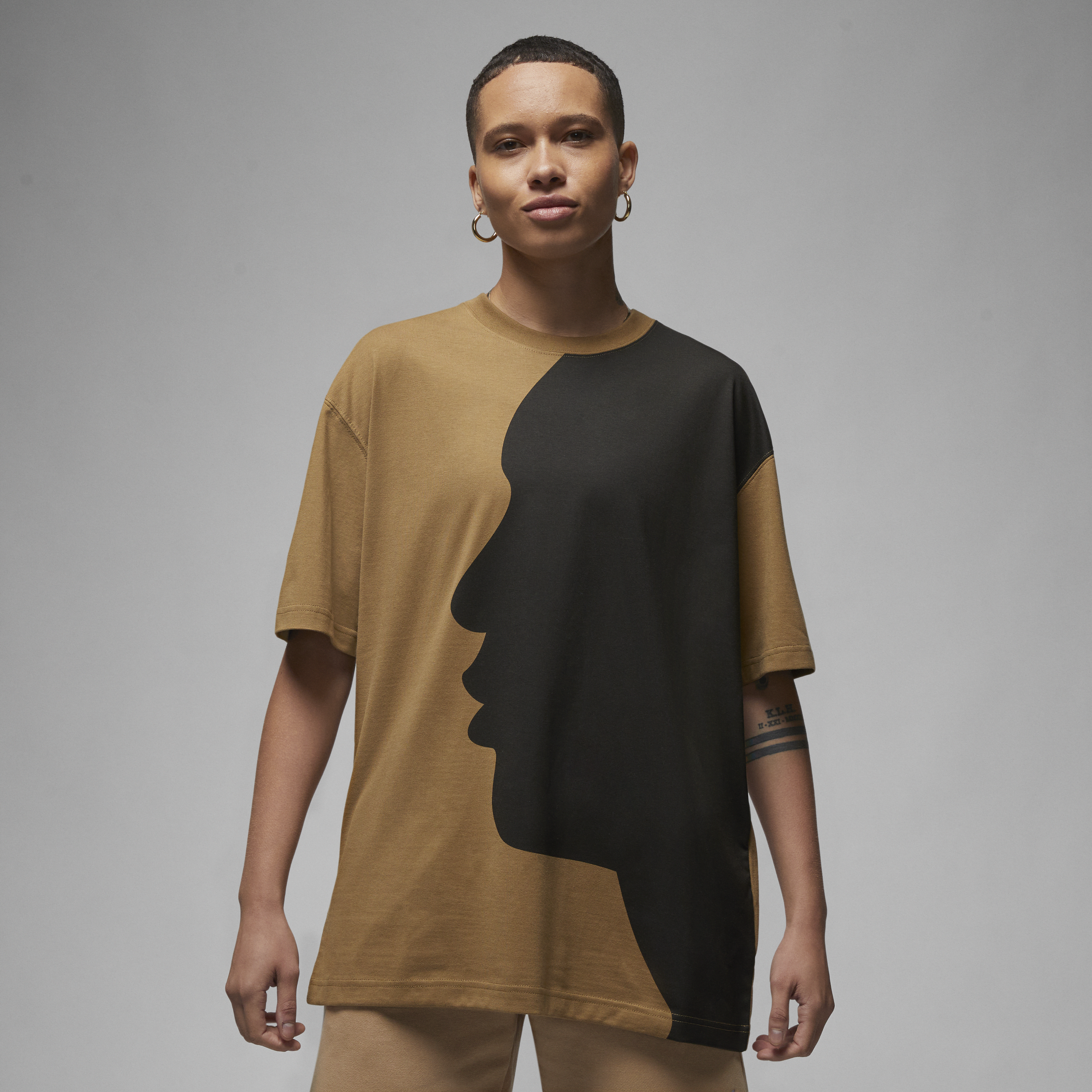 Nike Overdimensioneret Jordan-T-shirt med grafik til kvinder - brun