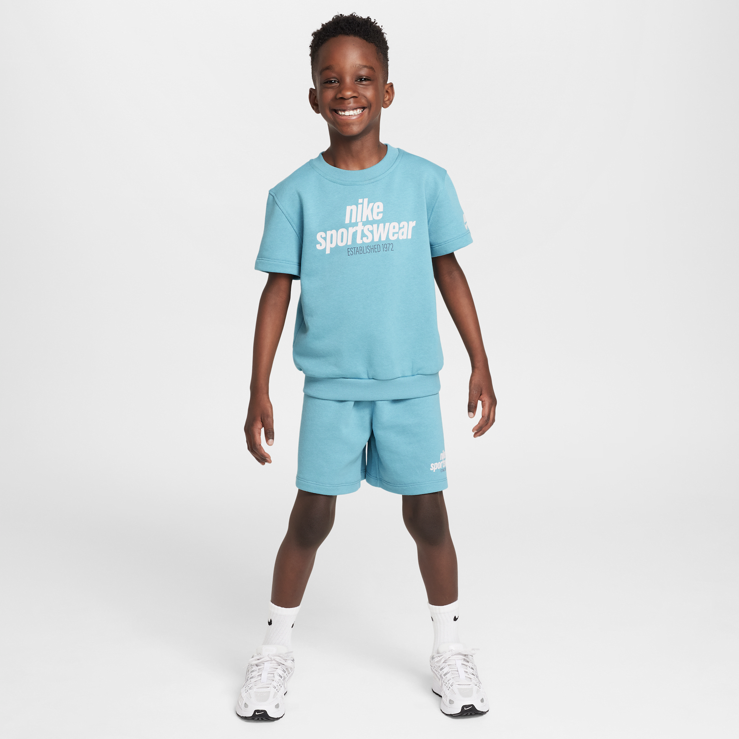 【ナイキ(NIKE)公式ストア】ナイキ リトルキッズ クラブ ファミリー ツーピース ショートパンツ セットアップ II3061-464 ブルー 【ナイキ(NIKE)公式ストア】ナイキ リトルキッズ クラブ ファミリー ツーピース ショートパンツ セットアップ II3061-464 ブルー
