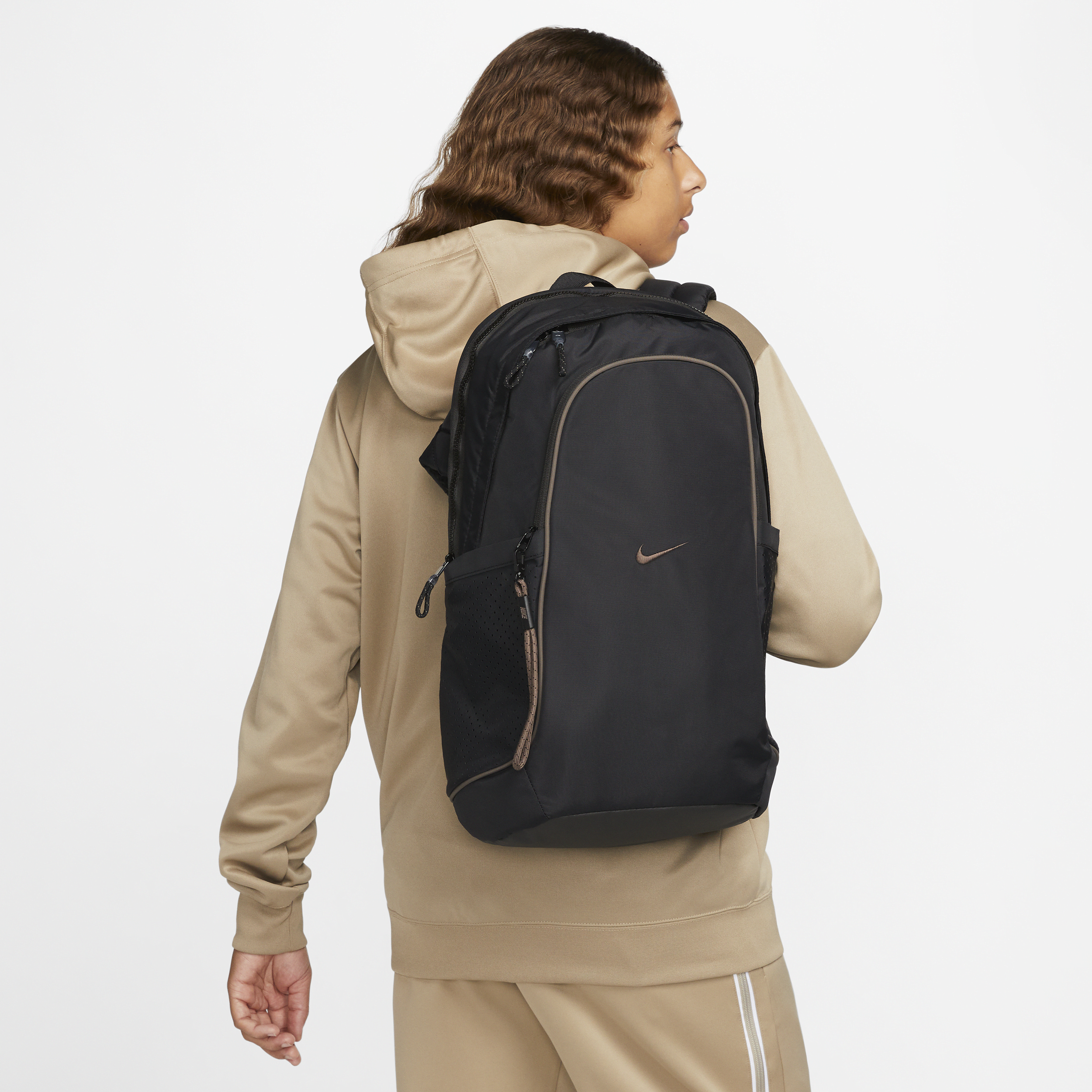 Nike Sportswear Essentials-rygsæk (20 L) - sort