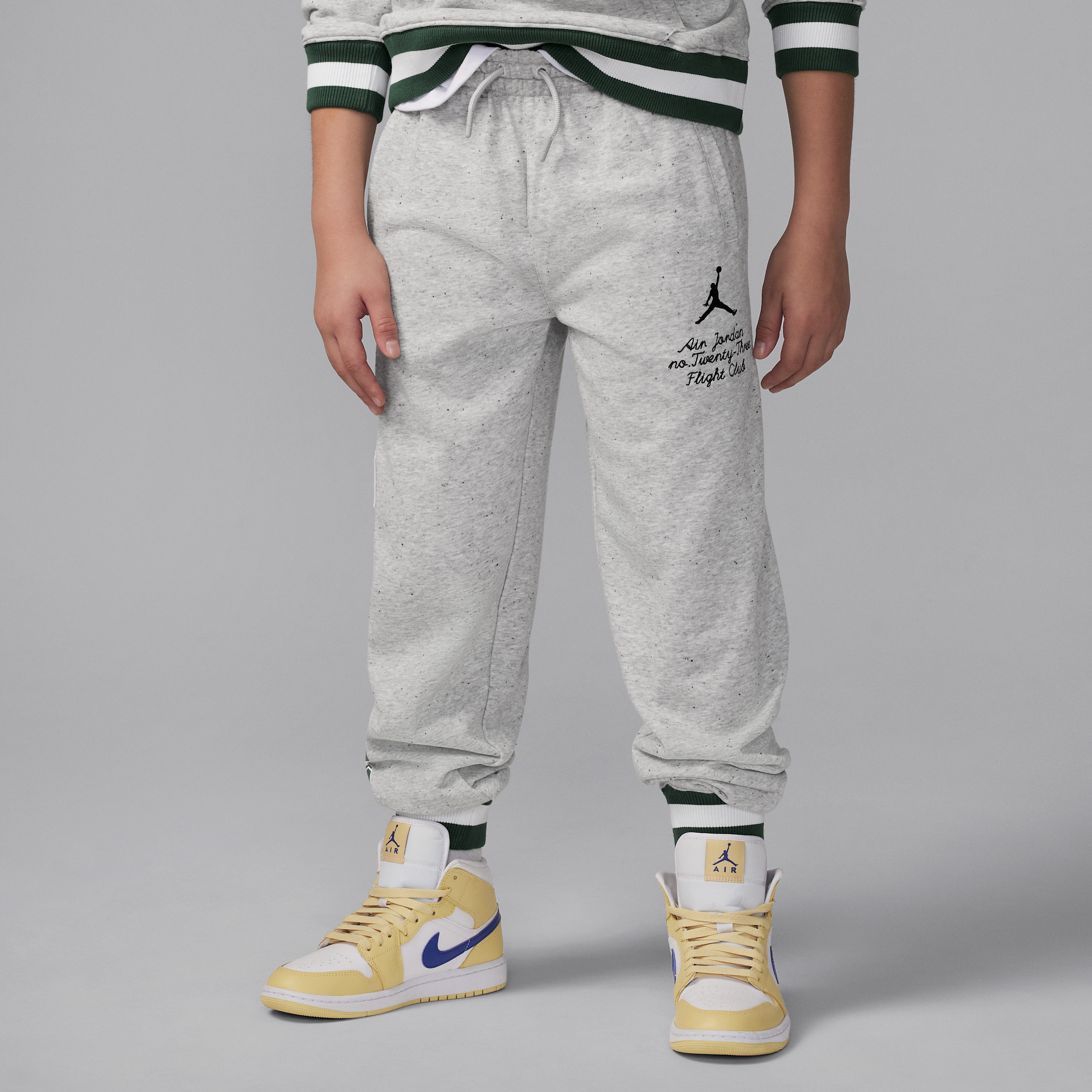【ナイキ(NIKE)公式ストア】ジョーダン ジュニア コート オブ レジェンド パンツ IB8390-022 グレー 【ナイキ(NIKE)公式ストア】ジョーダン ジュニア コート オブ レジェンド パンツ IB8390-022 グレー