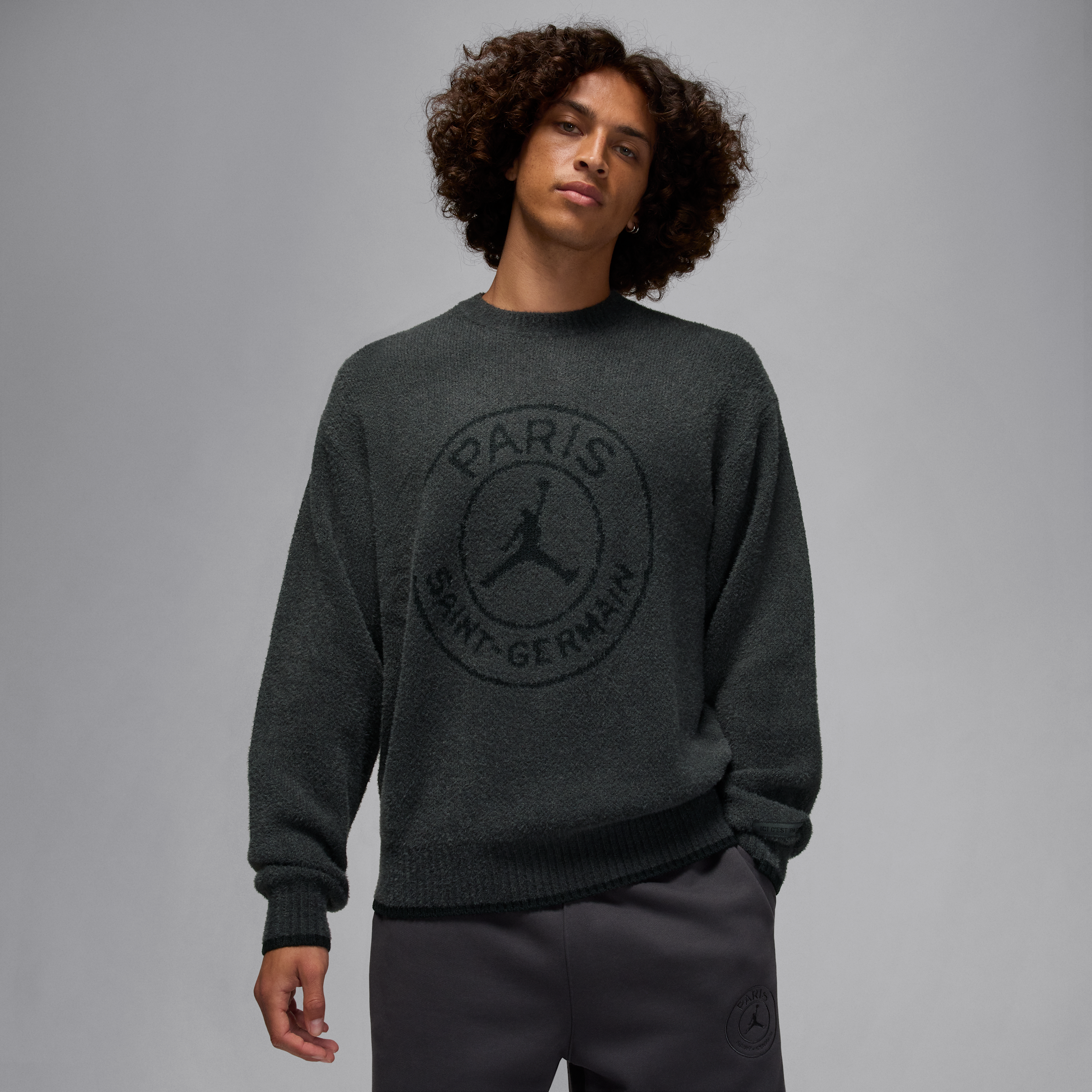 【ナイキ(NIKE)公式ストア】パリ サンジェルマン(PSG) メンズ ニットセーター HV3443-045 グレー 【ナイキ(NIKE)公式ストア】パリ サンジェルマン(PSG) メンズ ニットセーター HV3443-045 グレー