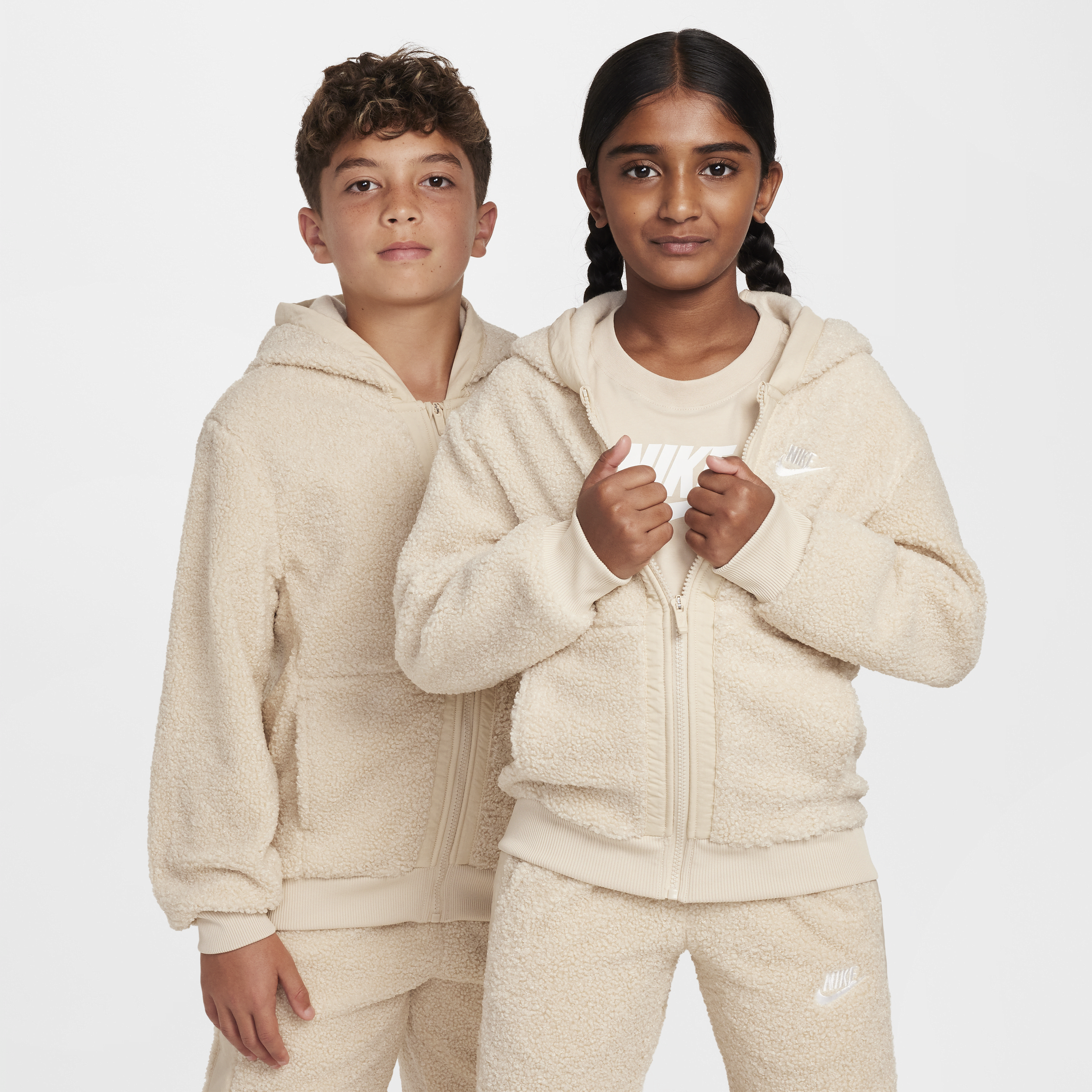 【ナイキ(NIKE)公式ストア】ナイキ スポーツウェア クラブ フリース ジュニア フルジップ ウィンタライズド パーカー FJ6019-126 ブラウン 【ナイキ(NIKE)公式ストア】ナイキ スポーツウェア クラブ フリース ジュニア フルジップ ウィンタライズド パーカー FJ6019-126 ブラウン