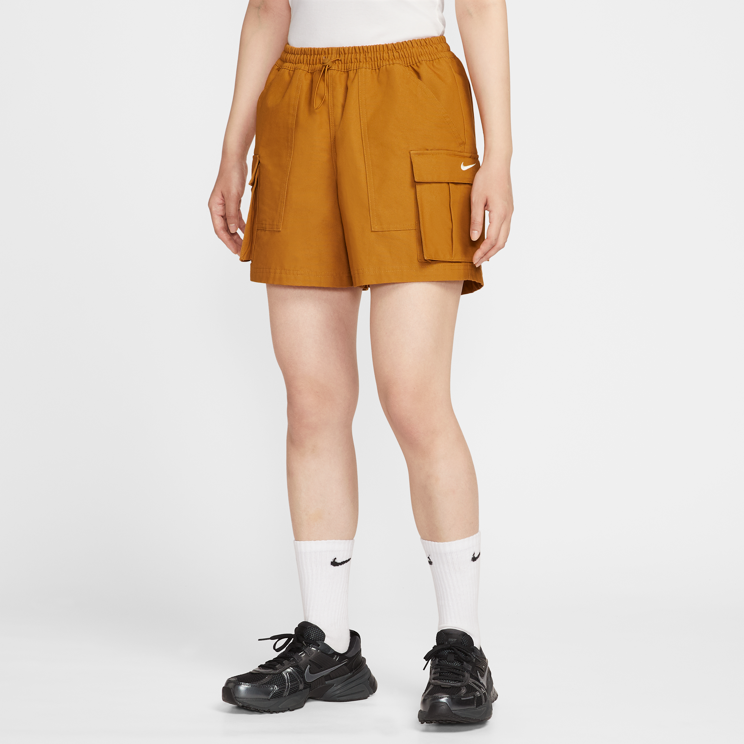 【ナイキ(NIKE)公式ストア】ナイキ スポーツウェア ウィメンズ ミッドライズ ルーズ 13cm カーゴ ショートパンツ HV2619-754 ブラウン 【ナイキ(NIKE)公式ストア】ナイキ スポーツウェア ウィメンズ ミッドライズ ルーズ 13cm カーゴ ショートパンツ HV2619-754 ブラウン