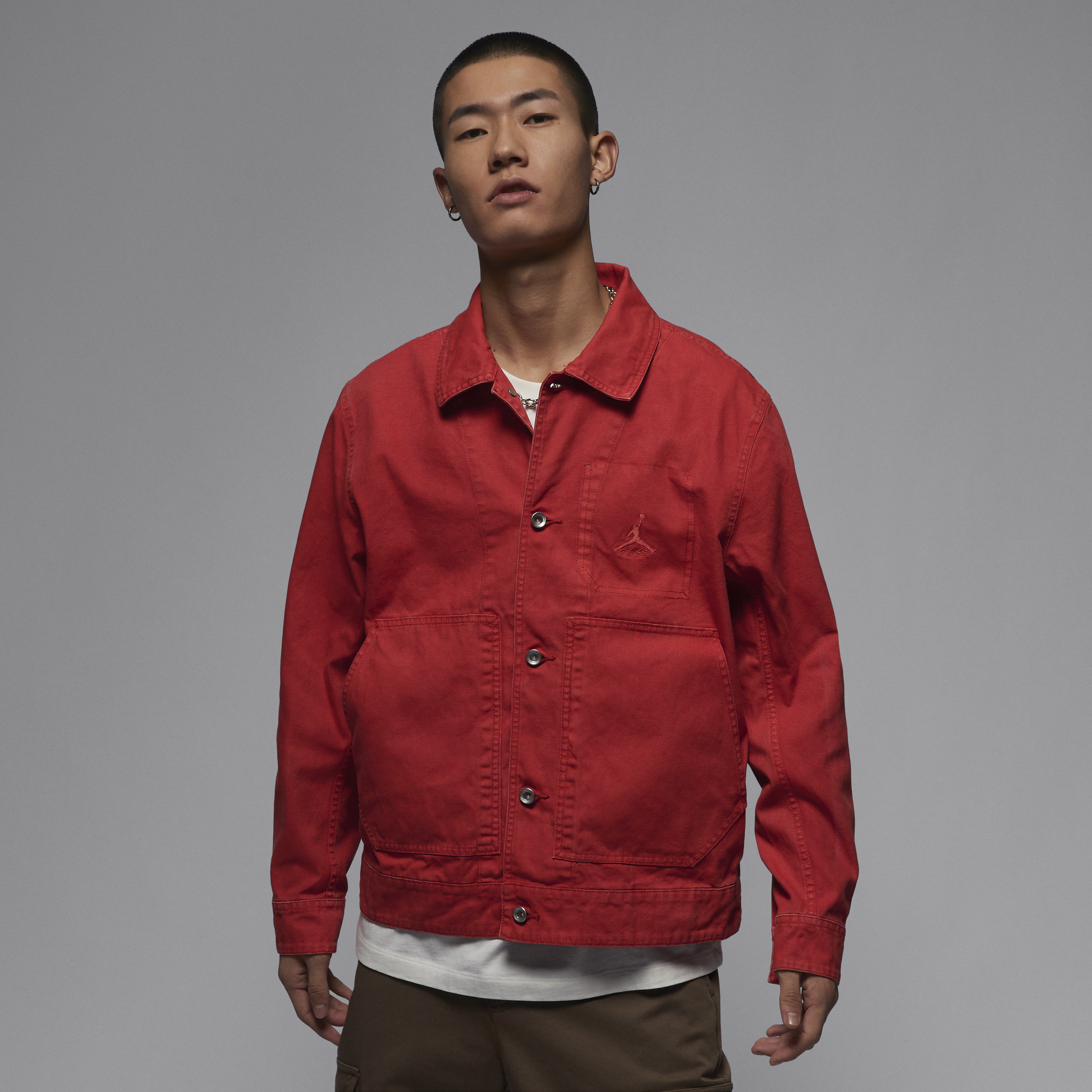 【ナイキ(NIKE)公式ストア】ジョーダン エッセンシャル シカゴ メンズジャケット FN4528-604 レッド 【ナイキ(NIKE)公式ストア】ジョーダン エッセンシャル シカゴ メンズジャケット FN4528-604 レッド