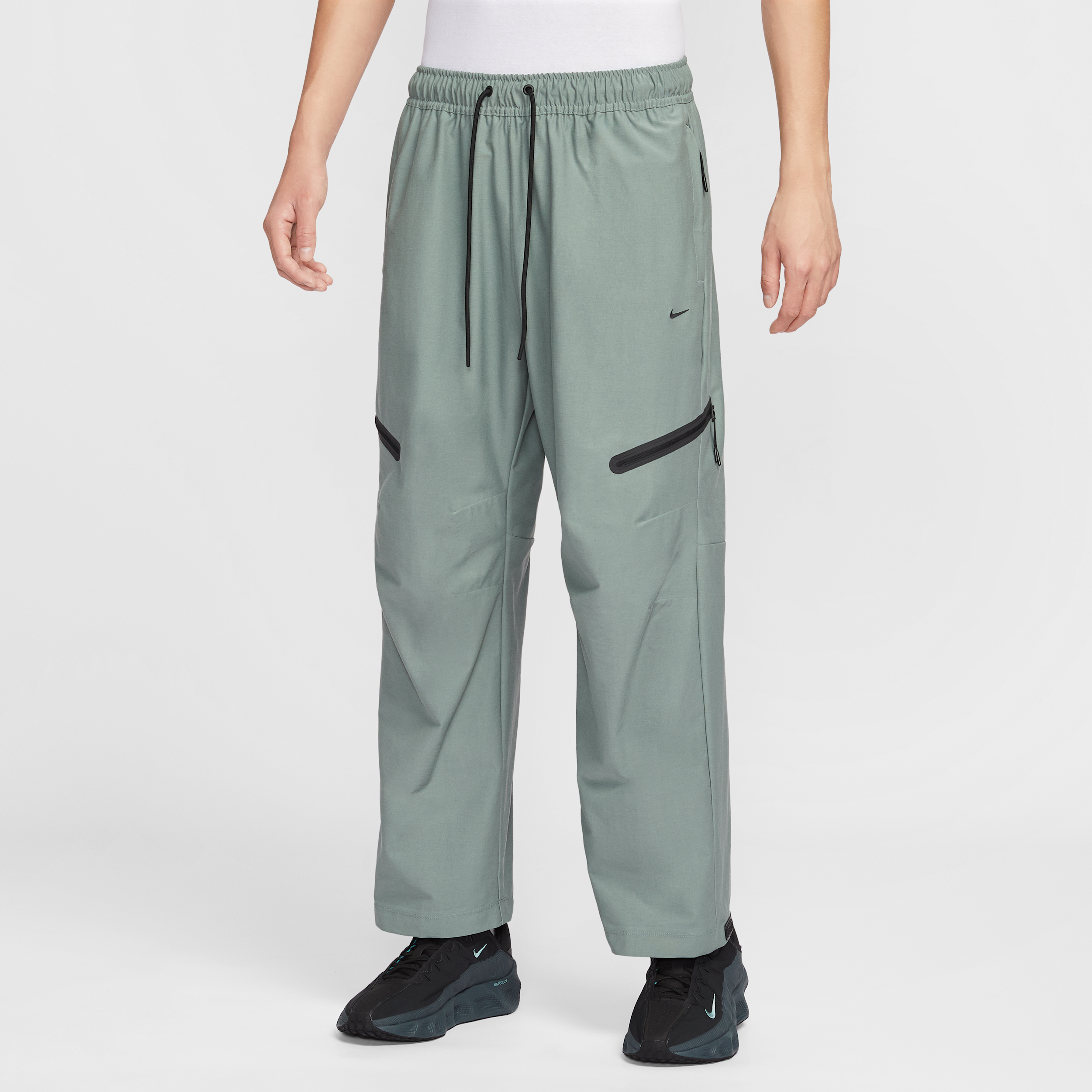 【ナイキ（NIKE）公式ストア】ナイキ テック メンズ ショリ ルーズ パンツ HV0958-364 グレー