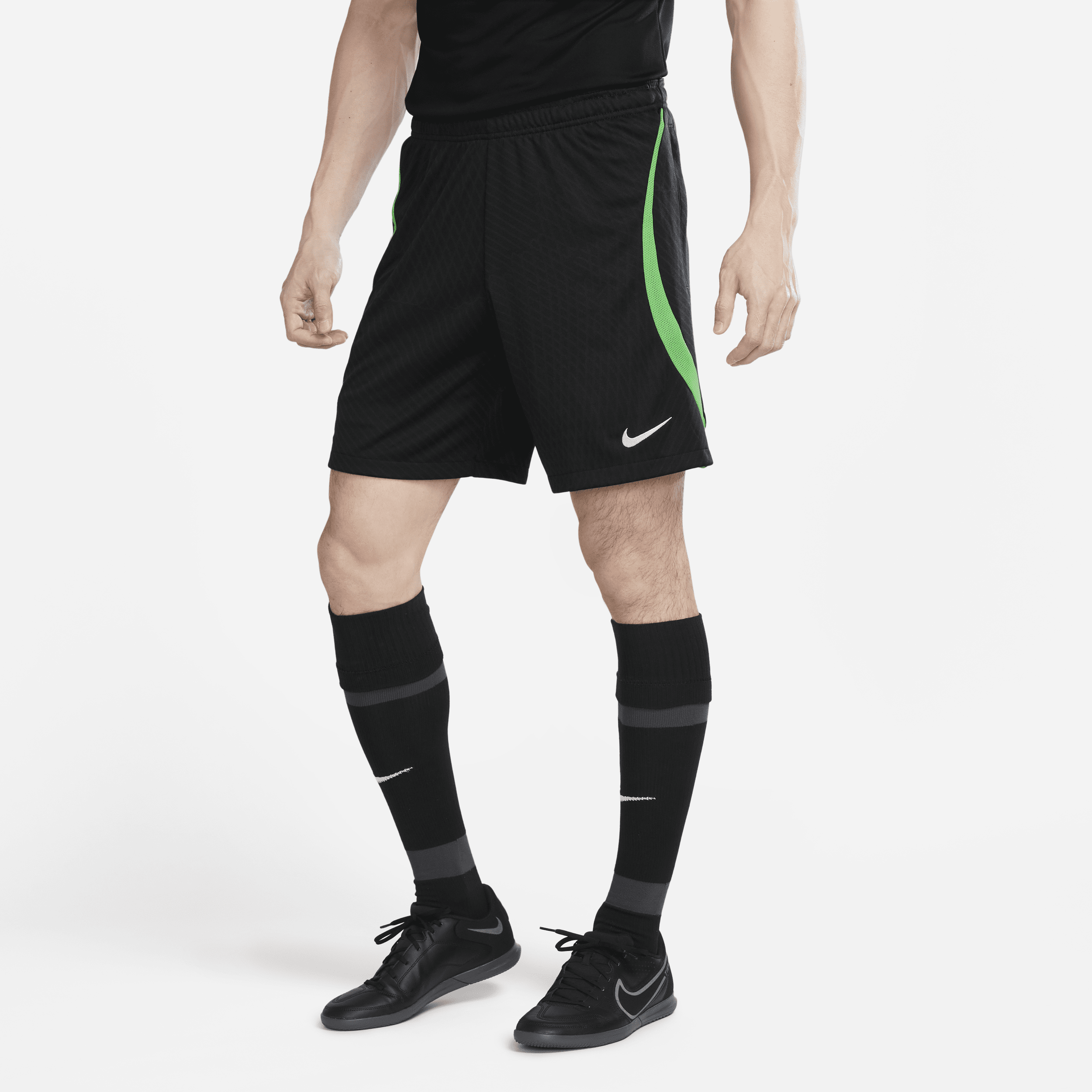 Liverpool FC Strike Nike Dri-FIT knit voetbalshorts voor heren - Zwart
