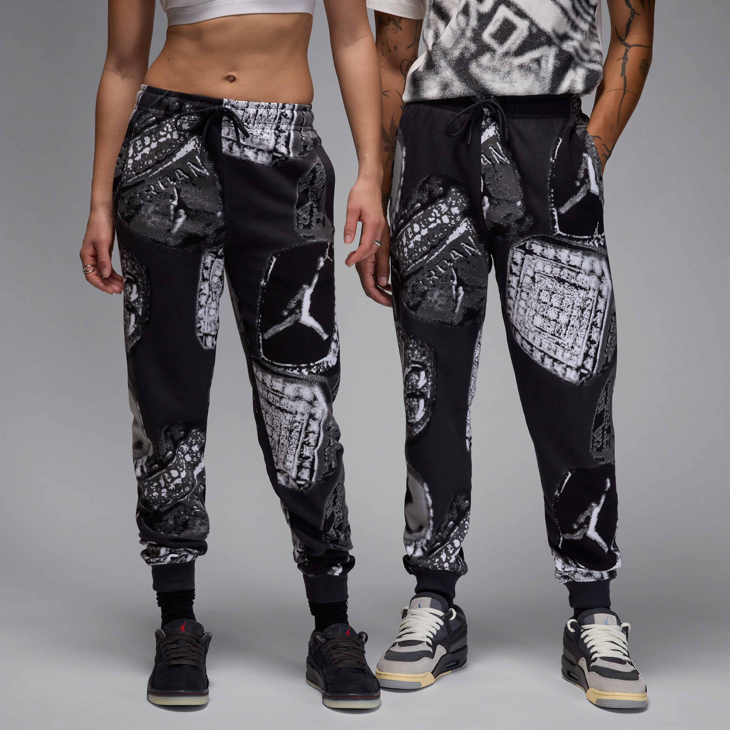 【ナイキ(NIKE)公式ストア】ジョーダン MVP メンズ プリンテッド フリース パンツ HF9301-045 ブラック 【ナイキ(NIKE)公式ストア】ジョーダン MVP メンズ プリンテッド フリース パンツ HF9301-045 ブラック
