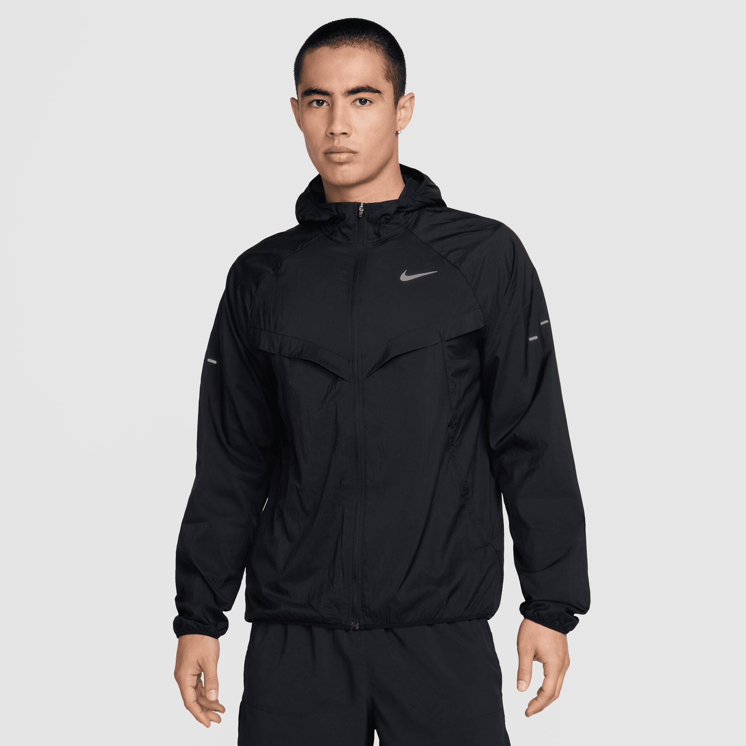 【ナイキ(NIKE)公式ストア】ナイキ ストライド メンズ レペル UV ランニングジャケット HV4549-010 ブラック 【ナイキ(NIKE)公式ストア】ナイキ ストライド メンズ レペル UV ランニングジャケット HV4549-010 ブラック