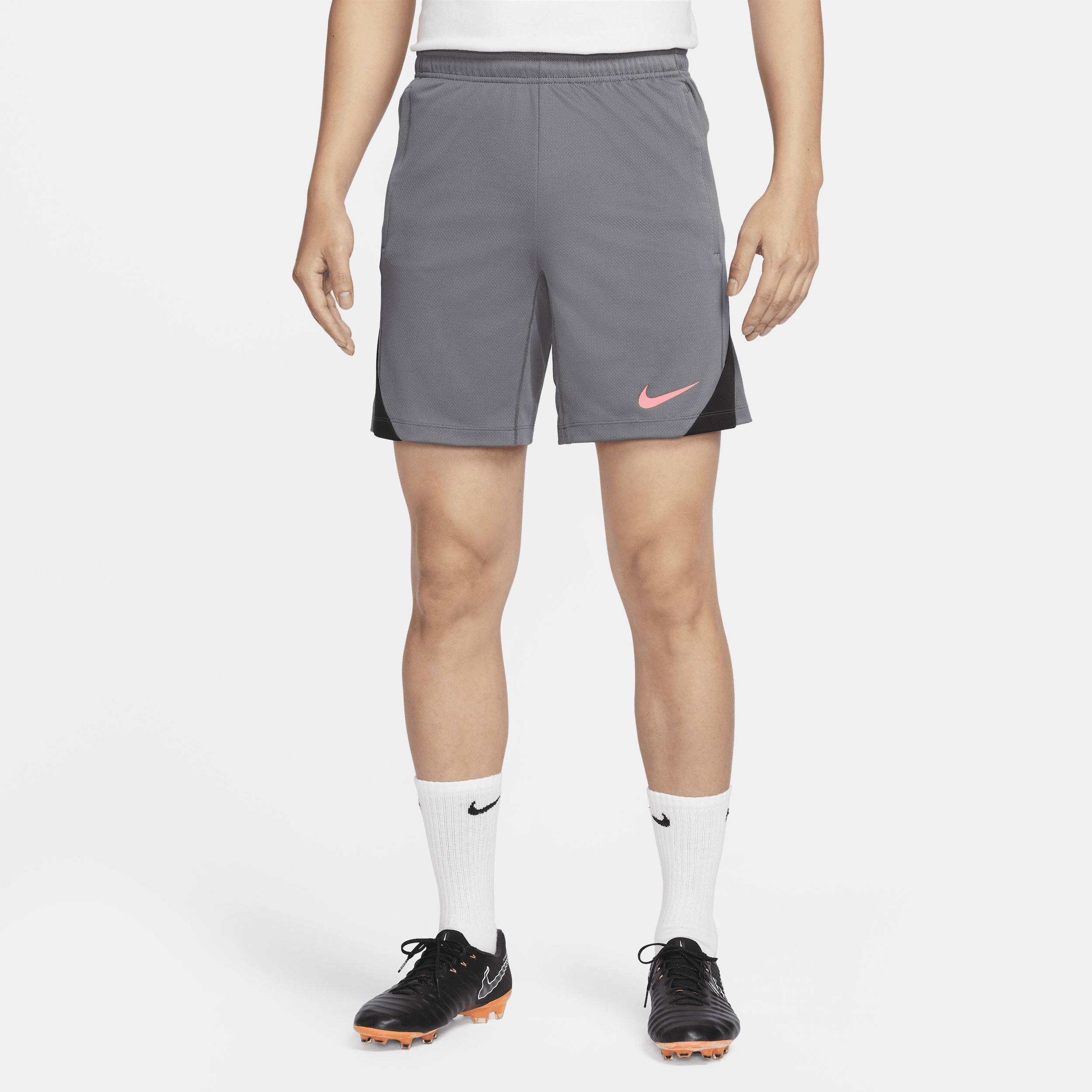 【ナイキ(NIKE)公式ストア】ナイキ ストライク メンズ Dri-FIT サッカーショートパンツ FN2402-069 グレー 【ナイキ(NIKE)公式ストア】ナイキ ストライク メンズ Dri-FIT サッカーショートパンツ FN2402-069 グレー