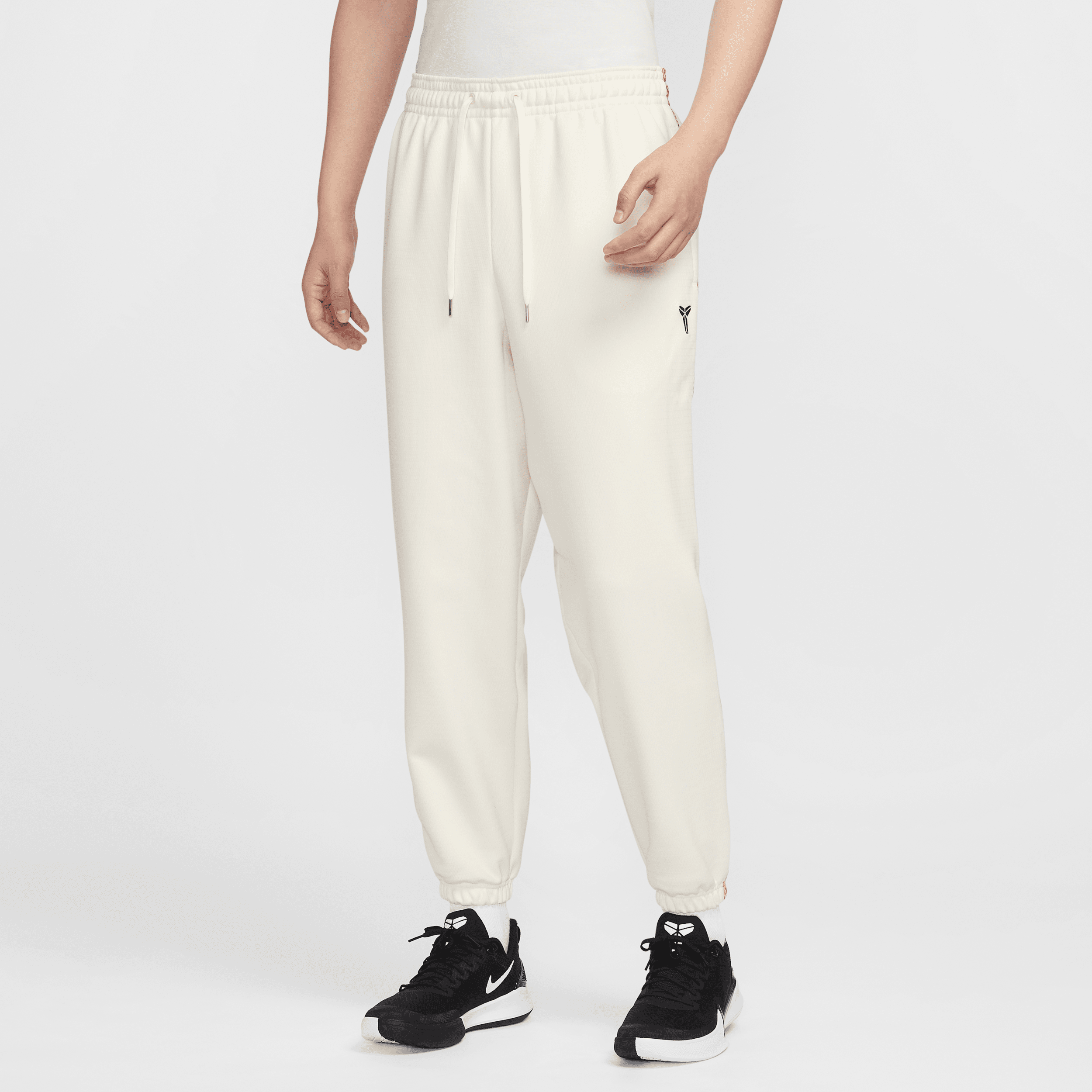 【ナイキ(NIKE)公式ストア】コービー Therma-FIT バスケットボールパンツ HQ4700-133 ホワイト 【ナイキ(NIKE)公式ストア】コービー Therma-FIT バスケットボールパンツ HQ4700-133 ホワイト
