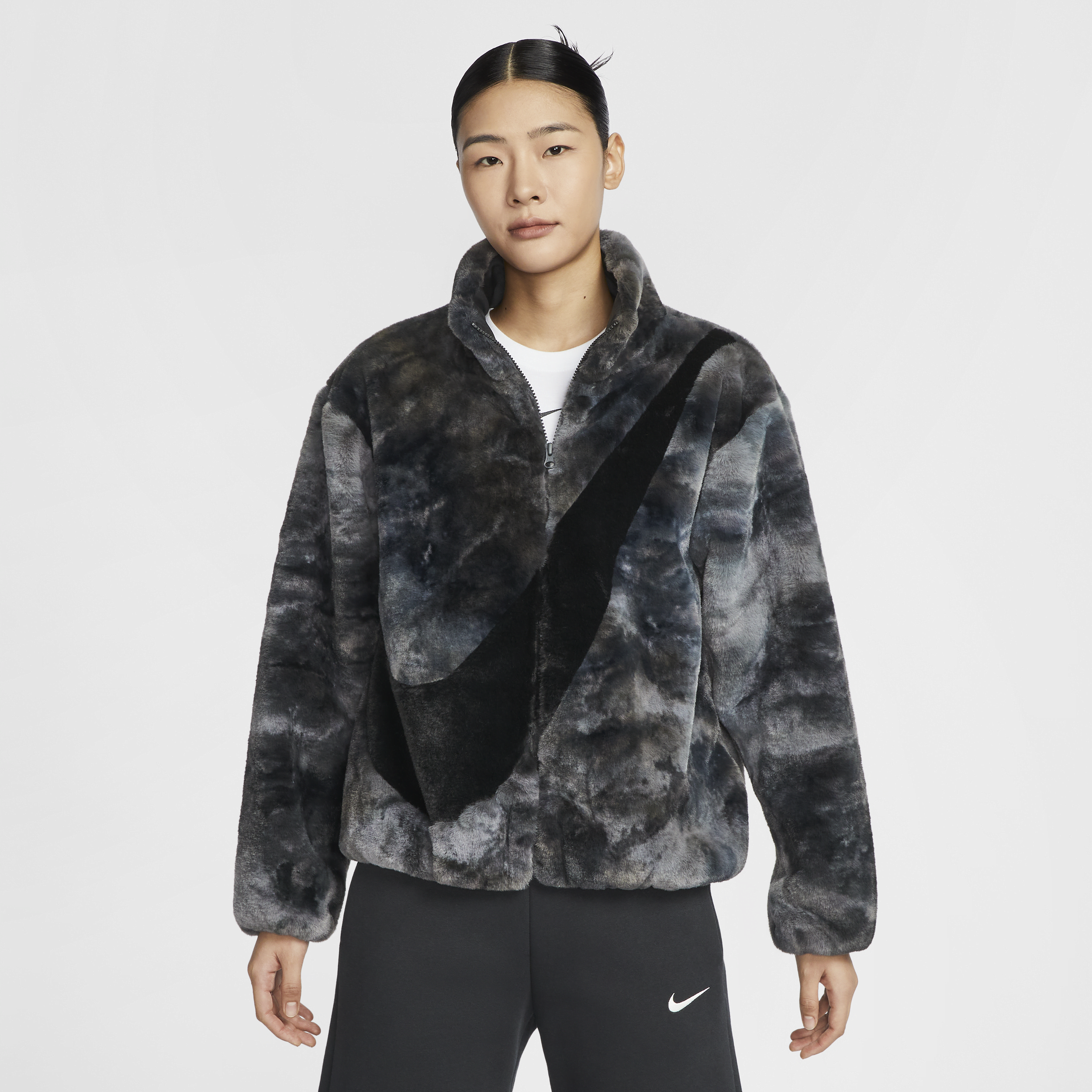 【ナイキ(NIKE)公式ストア】ナイキ スポーツウェア ウィメンズ フェイクファー ジャケット HQ4871-010 ブラック 【ナイキ(NIKE)公式ストア】ナイキ スポーツウェア ウィメンズ フェイクファー ジャケット HQ4871-010 ブラック