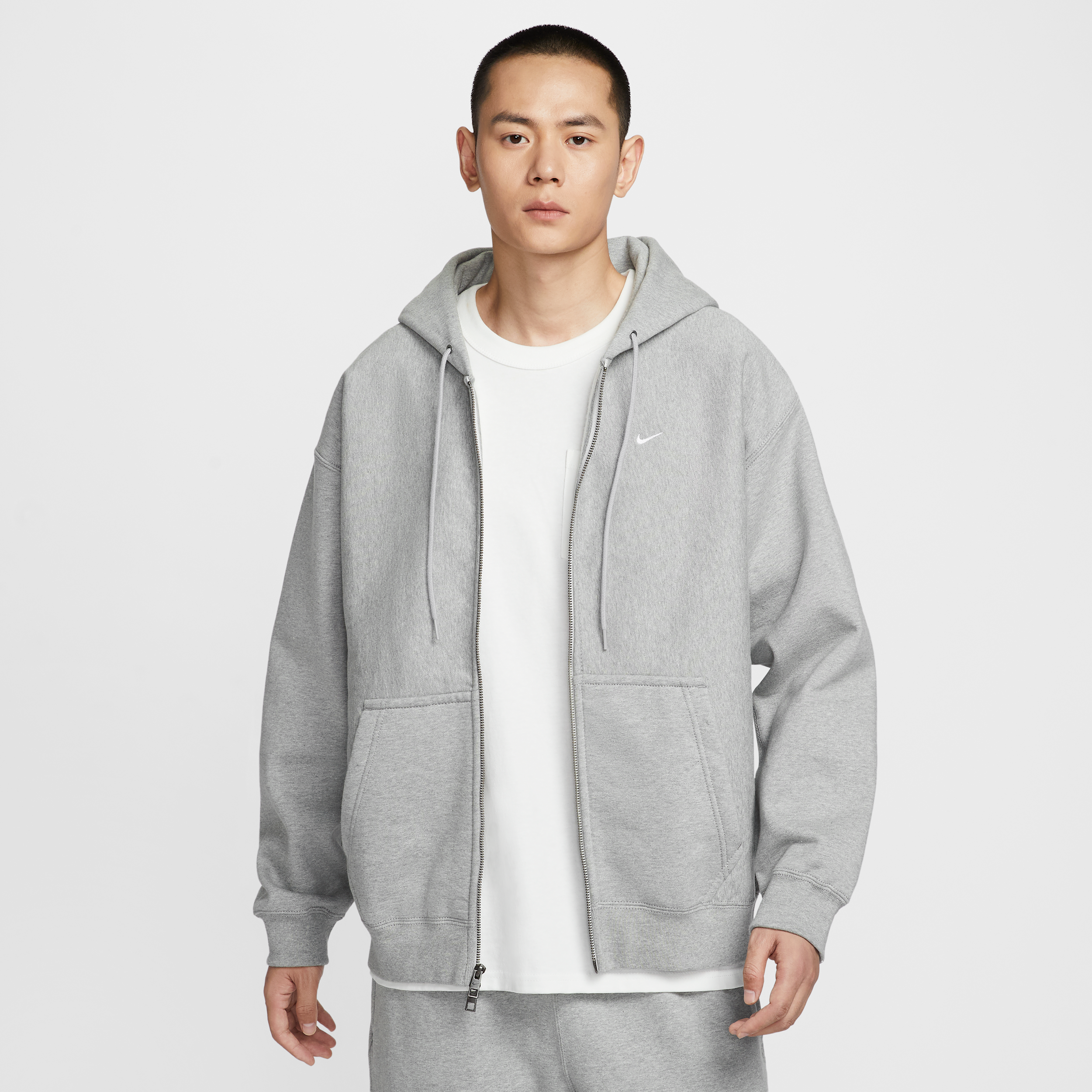 【ナイキ(NIKE)公式ストア】ナイキ ソロ スウッシュ メンズ フルジップ フリース パーカー HV1085-063 グレー 【ナイキ(NIKE)公式ストア】ナイキ ソロ スウッシュ メンズ フルジップ フリース パーカー HV1085-063 グレー