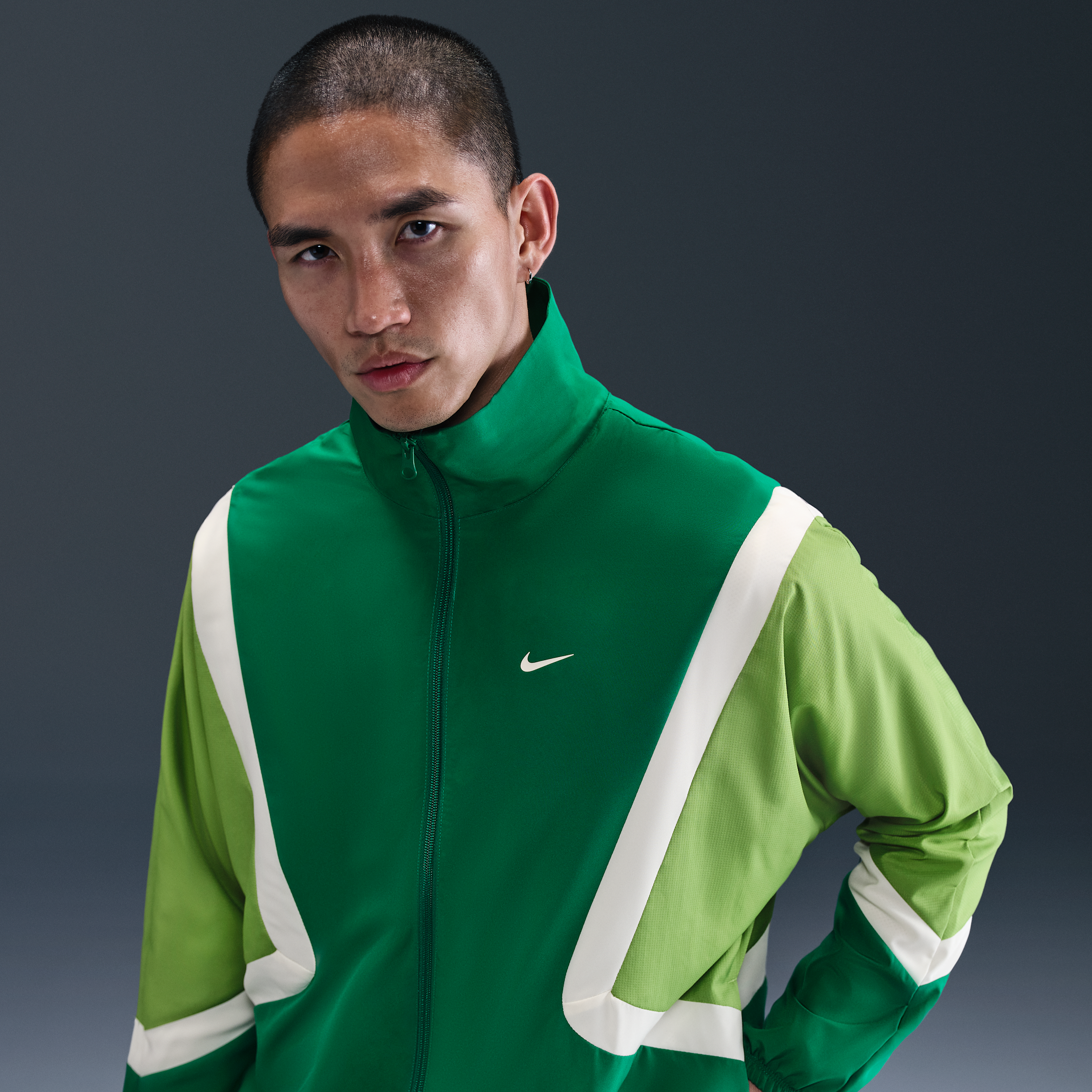 【ナイキ(NIKE)公式ストア】ナイキ アイコン メンズ ウーブン バスケットボールジャケット FZ0249-365 グリーン 【ナイキ(NIKE)公式ストア】ナイキ アイコン メンズ ウーブン バスケットボールジャケット FZ0249-365 グリーン