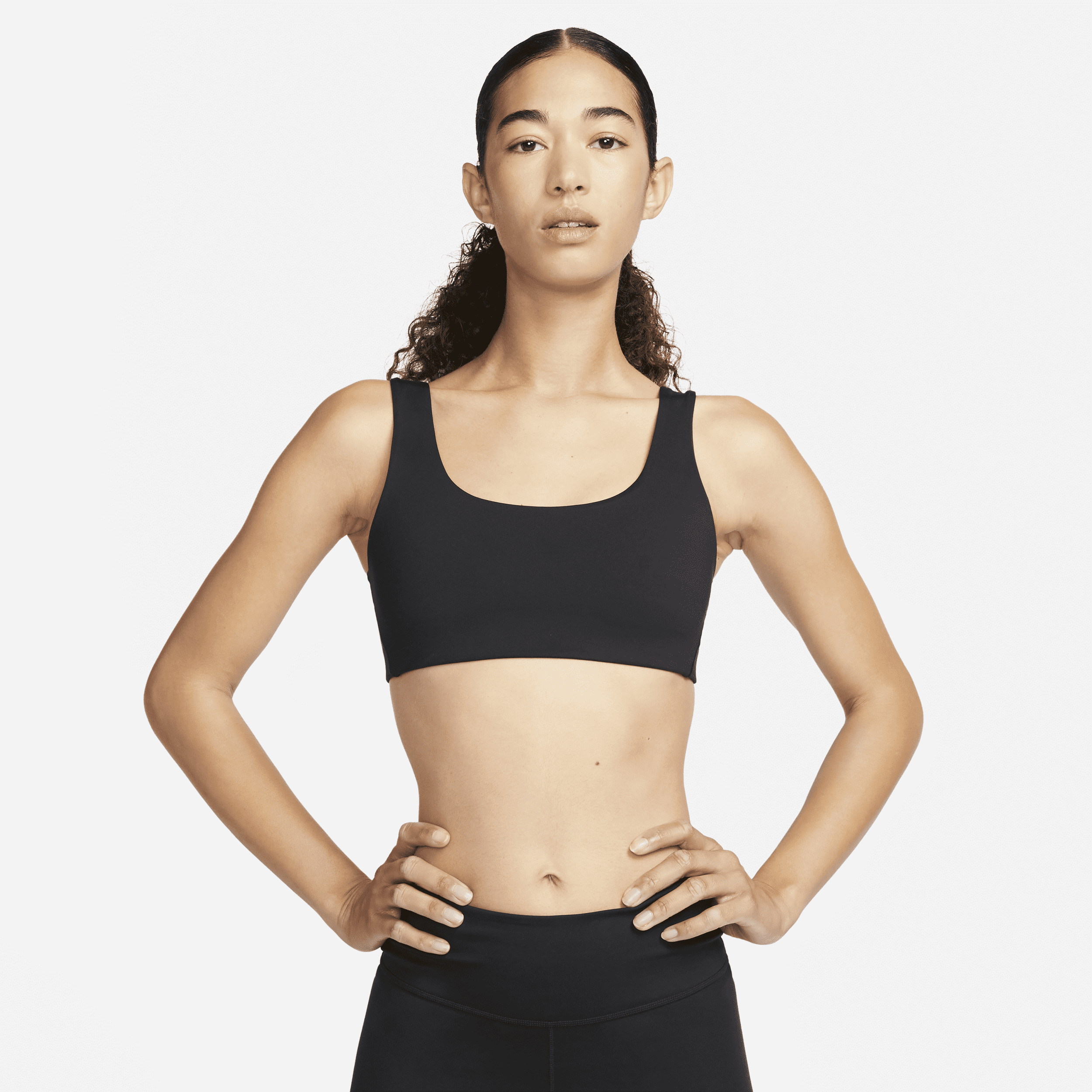 Nike Alate All U Licht gevoerde sport-bh met U-vormige hals en lichte ondersteuning - Zwart