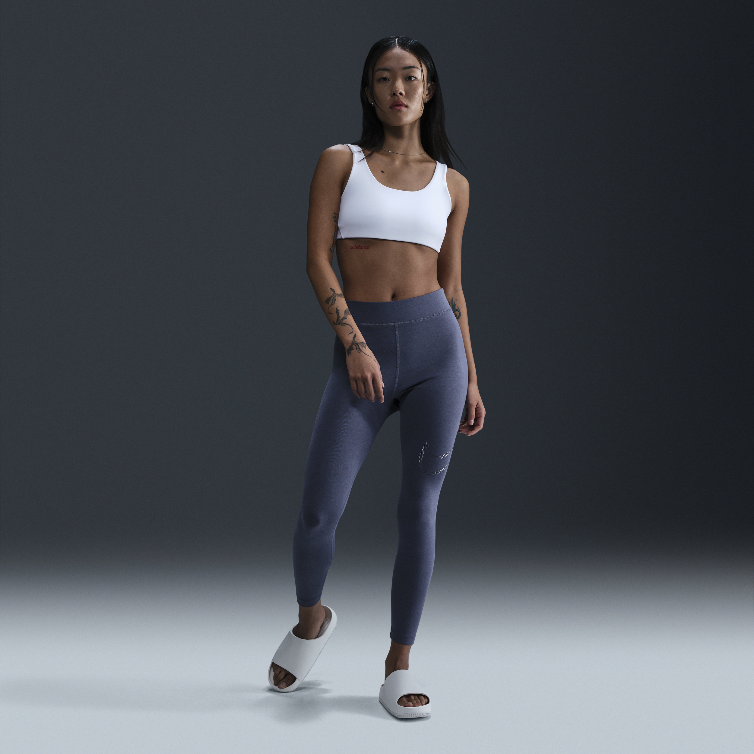 【ナイキ(NIKE)公式ストア】ナイキ スポーツウェア プレミアム エッセンシャル ウィメンズ ハイウエスト シャイン レギンス FB8767-491 ブルー 【ナイキ(NIKE)公式ストア】ナイキ スポーツウェア プレミアム エッセンシャル ウィメンズ ハイウエスト シャイン レギンス FB8767-491 ブルー