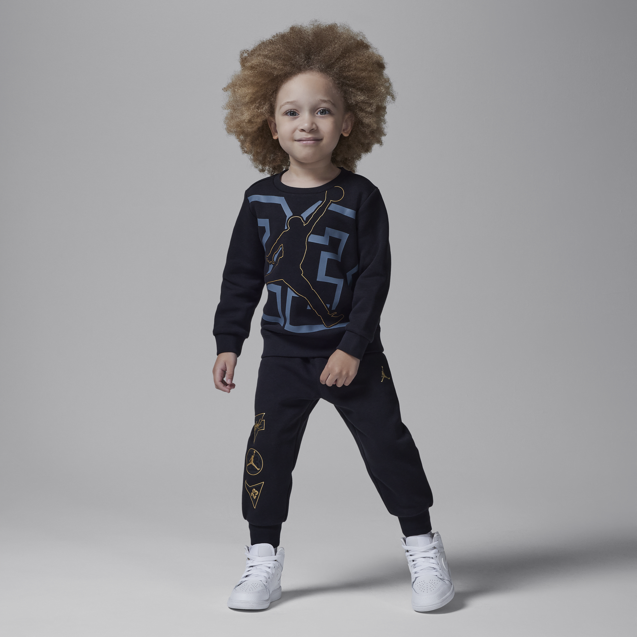 【ナイキ(NIKE)公式ストア】ジョーダン "See Me Shine" ベビー ツーピース クルー セットアップ HQ7746-010 ブラック 【ナイキ(NIKE)公式ストア】ジョーダン "See Me Shine" ベビー ツーピース クルー セットアップ HQ7746-010 ブラック