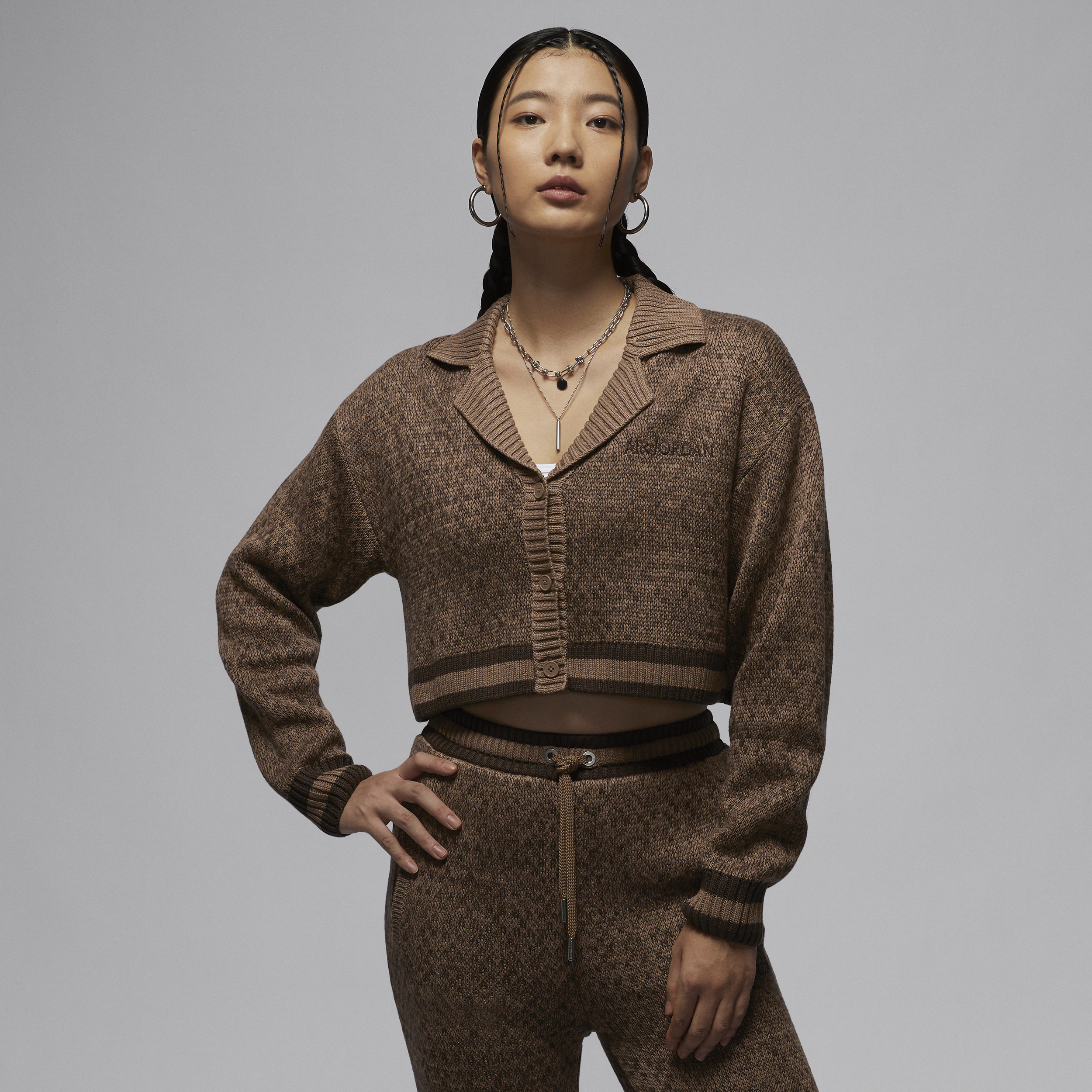 【ナイキ(NIKE)公式ストア】エア ジョーダン ウィメンズ ニット カーディガン FZ4196-223 ブラウン 【ナイキ(NIKE)公式ストア】エア ジョーダン ウィメンズ ニット カーディガン FZ4196-223 ブラウン