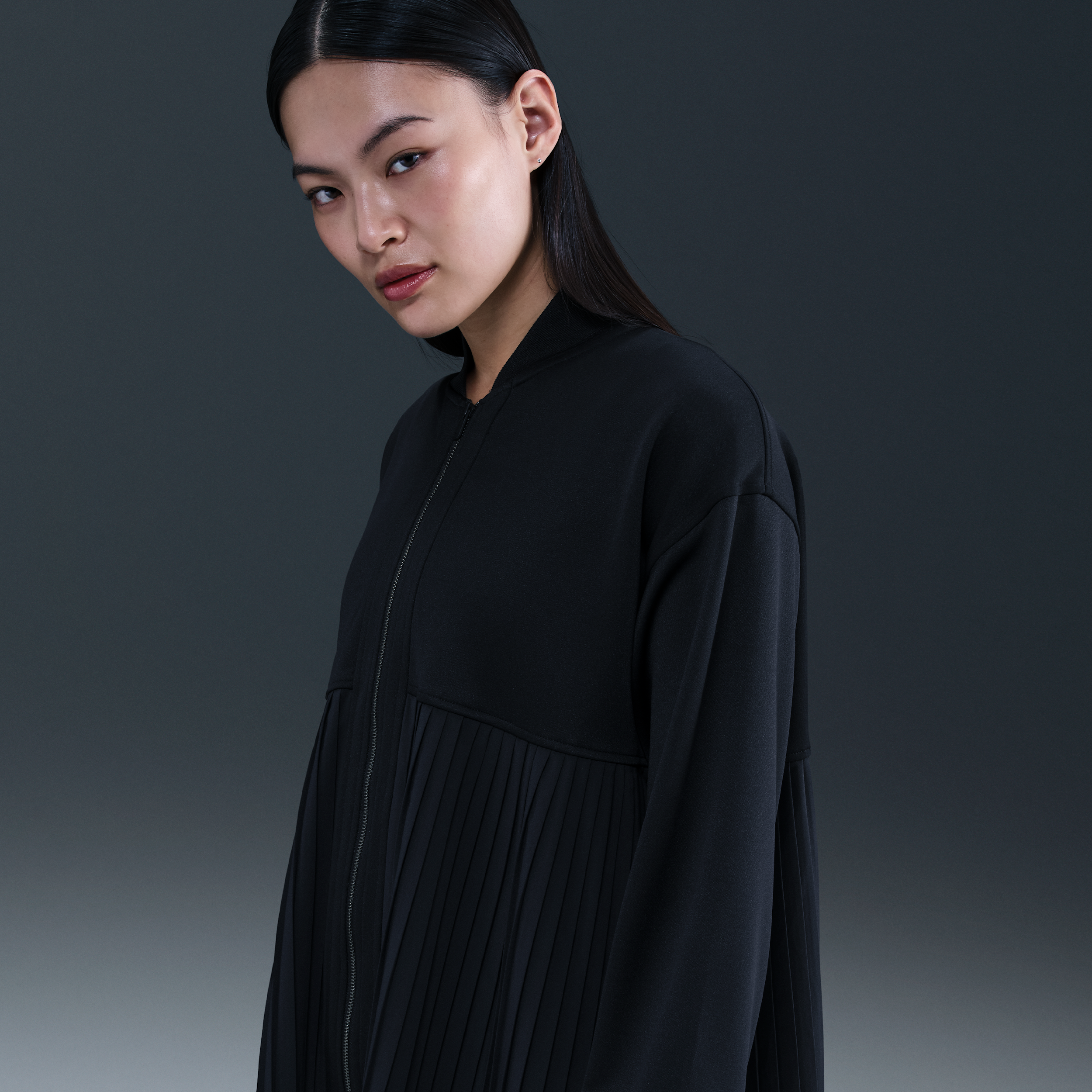 【ナイキ(NIKE)公式ストア】ナイキ スポーツウェア ウィメンズ プリーツ ジャケット IM7458-010 ブラック 【ナイキ(NIKE)公式ストア】ナイキ スポーツウェア ウィメンズ プリーツ ジャケット IM7458-010 ブラック
