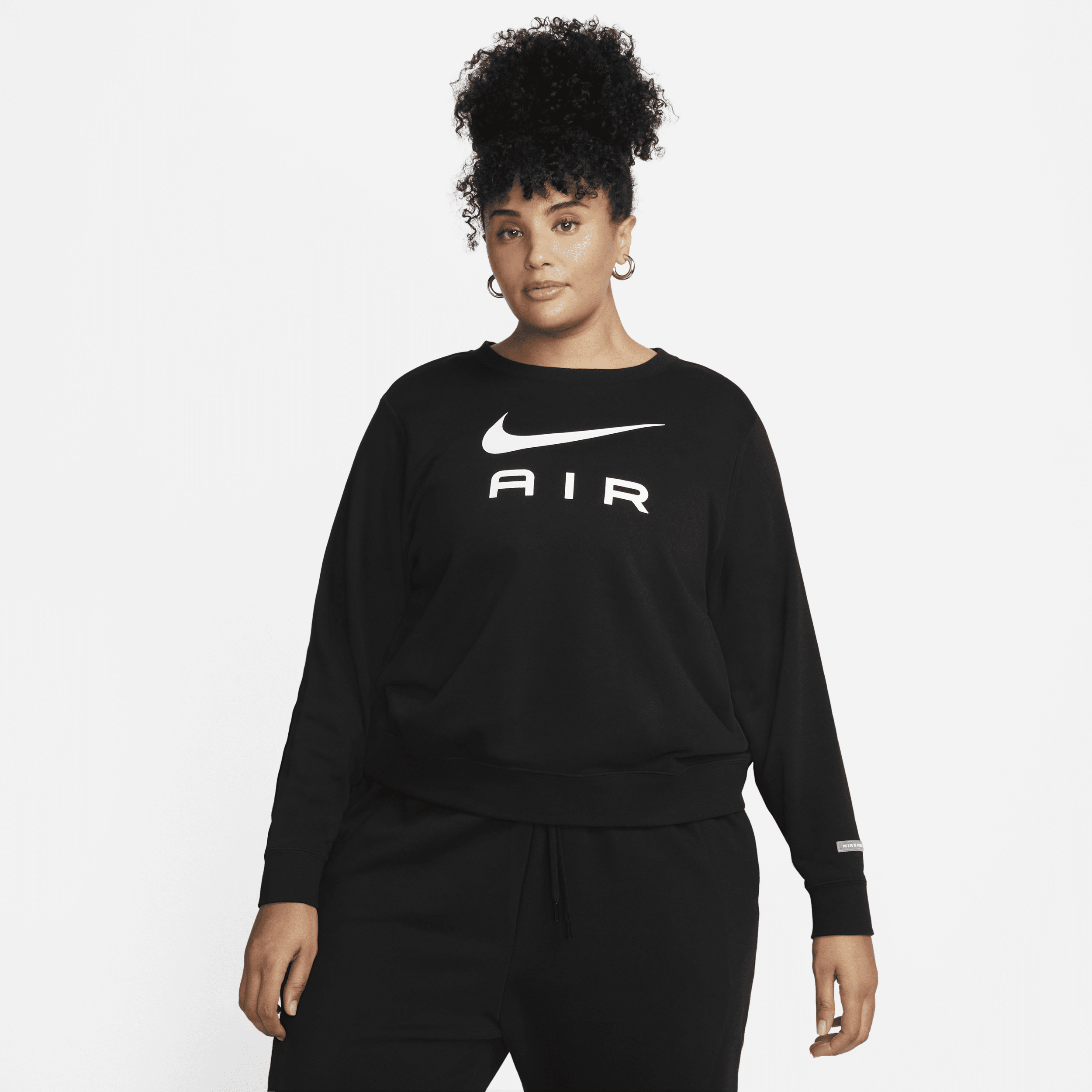 Nike Air-sweatshirt i fleece med rund hals til kvinder (plus size) - sort