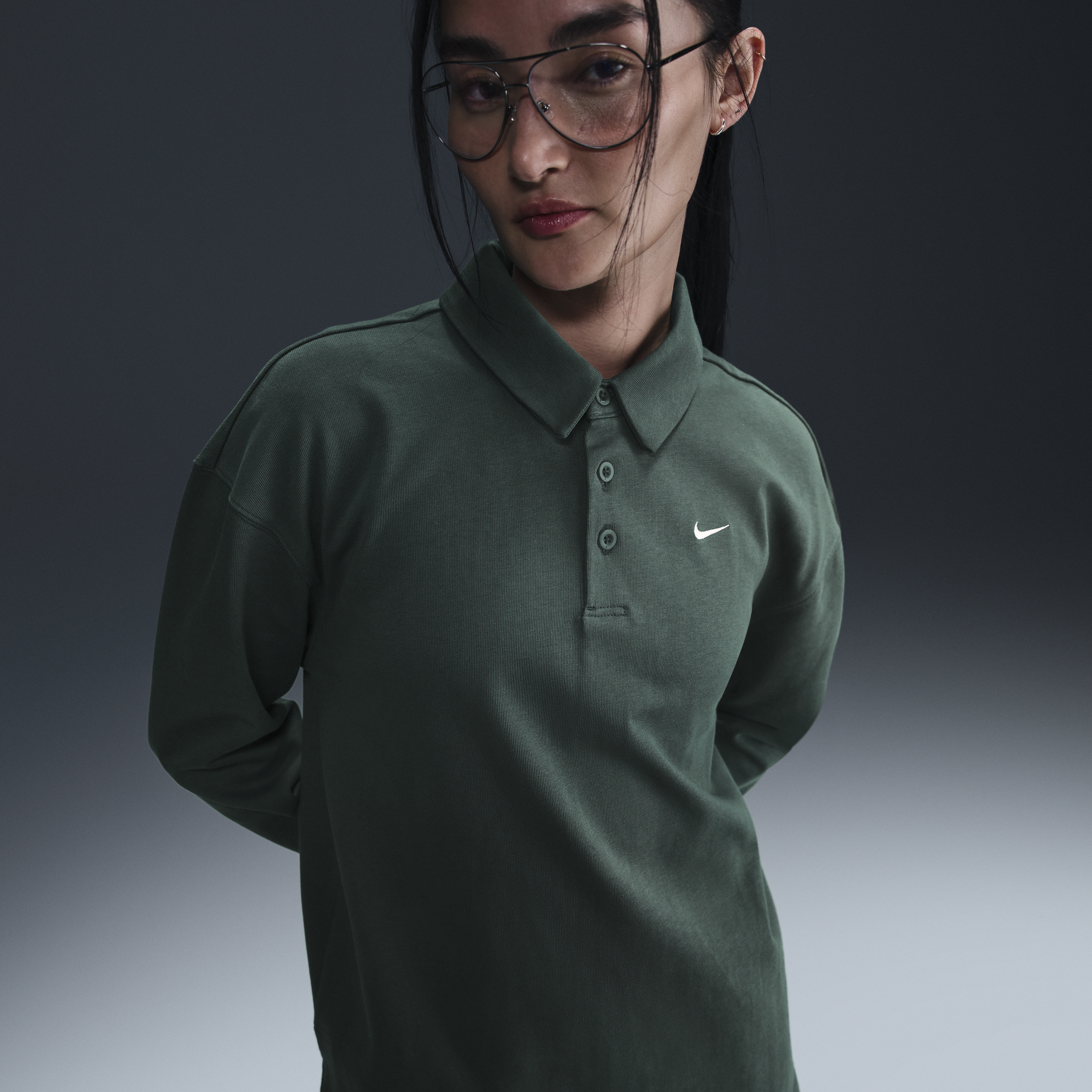 【ナイキ(NIKE)公式ストア】ナイキ スポーツウェア エッセンシャル ウィメンズ オーバーサイズド ロングスリーブ ポロ FZ5814-338 グリーン 【ナイキ(NIKE)公式ストア】ナイキ スポーツウェア エッセンシャル ウィメンズ オーバーサイズド ロングスリーブ ポロ FZ5814-338 グリーン