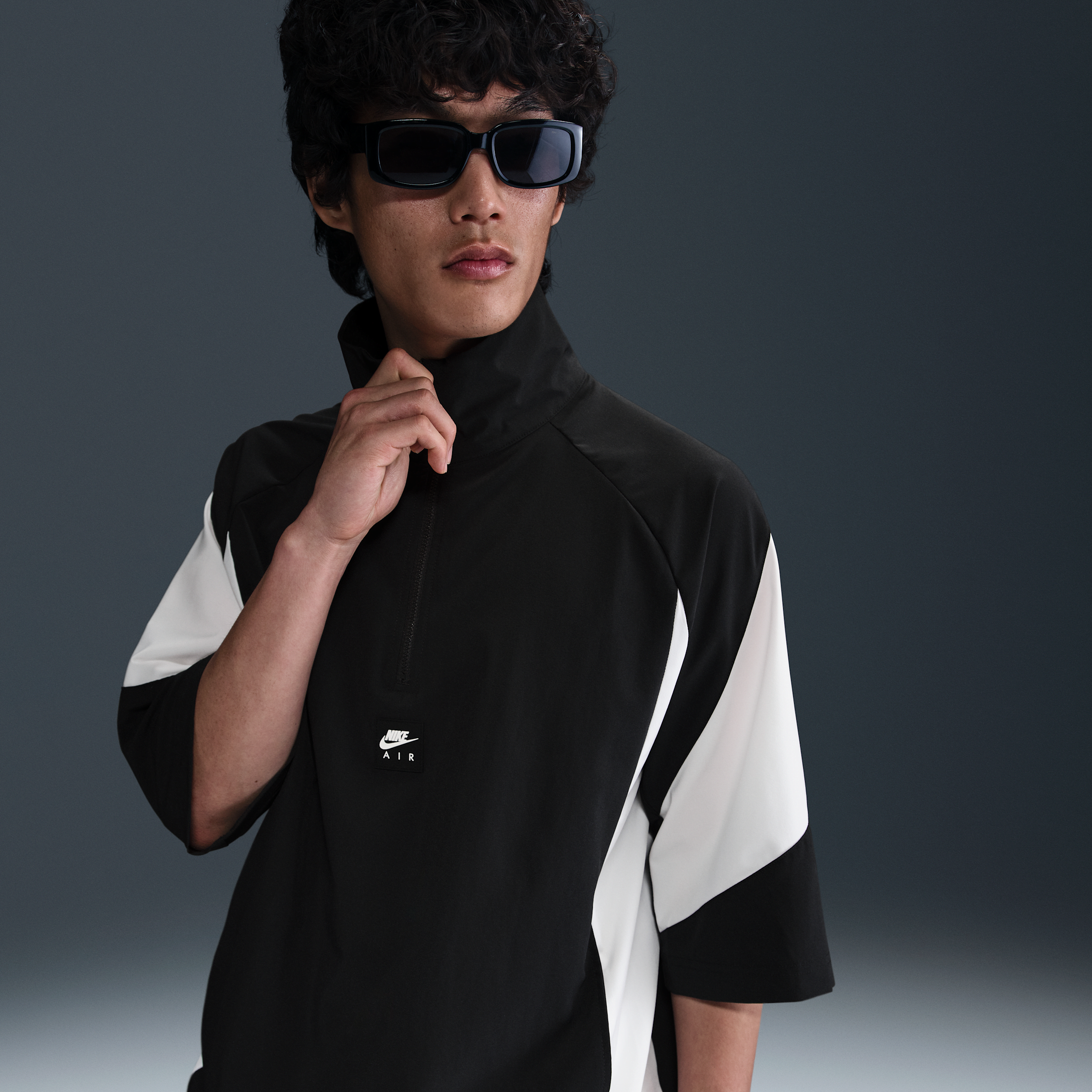 【ナイキ(NIKE)公式ストア】ナイキ エア メンズ ショートスリーブ トップ HV0773-010 ブラック 【ナイキ(NIKE)公式ストア】ナイキ エア メンズ ショートスリーブ トップ HV0773-010 ブラック
