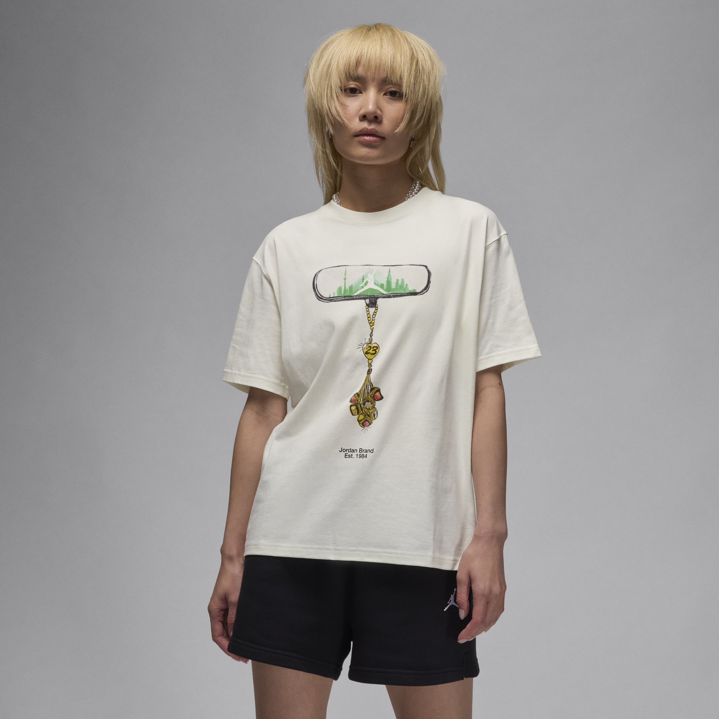【ナイキ(NIKE)公式ストア】ジョーダン ウィメンズ ガールフレンド Tシャツ HF2859-133 ホワイト 【ナイキ(NIKE)公式ストア】ジョーダン ウィメンズ ガールフレンド Tシャツ HF2859-133 ホワイト