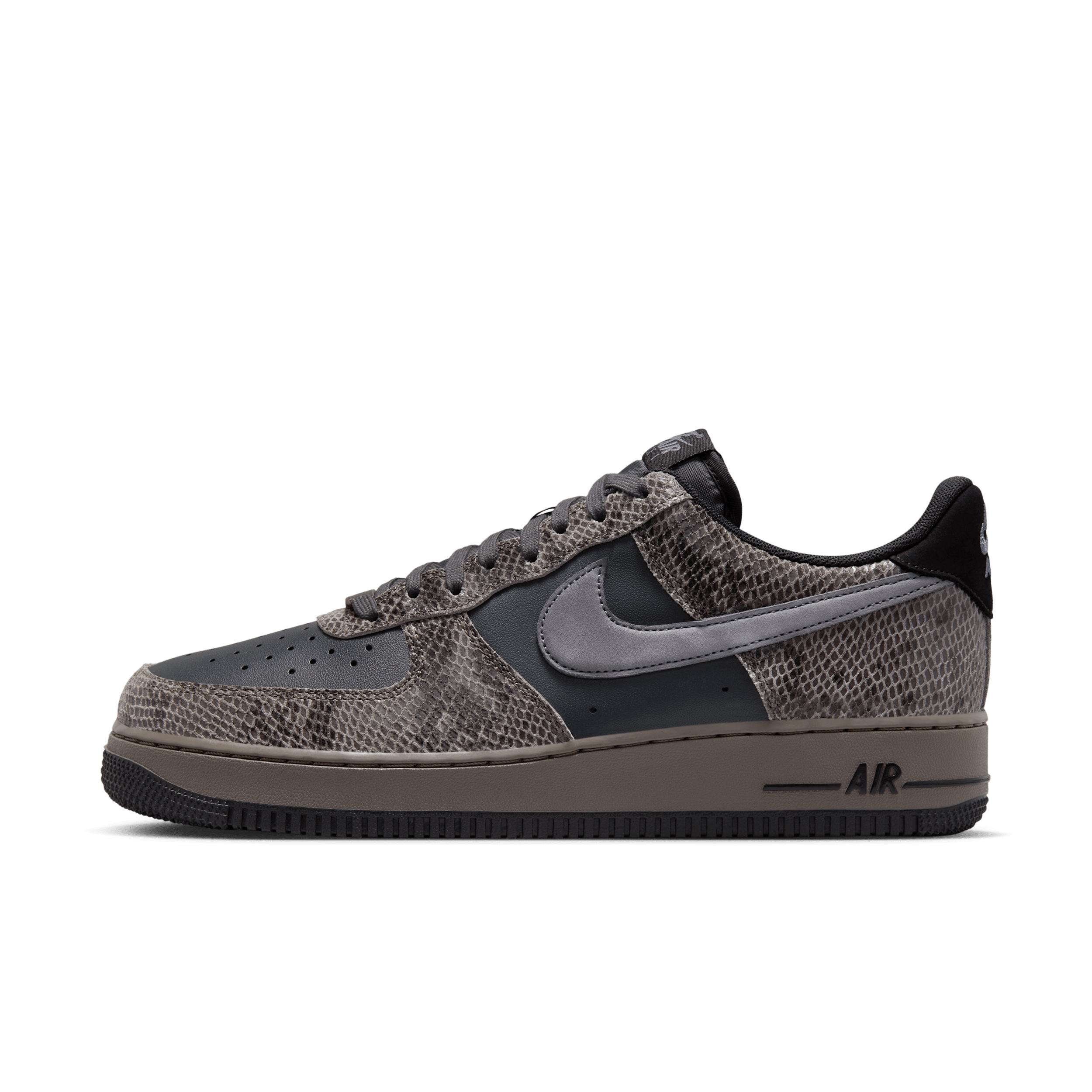 【ナイキ(NIKE)公式ストア】ナイキ エア フォース 1 '07 LV8 メンズシューズ HF2898-001 ブラック 【ナイキ(NIKE)公式ストア】ナイキ エア フォース 1 '07 LV8 メンズシューズ HF2898-001 ブラック