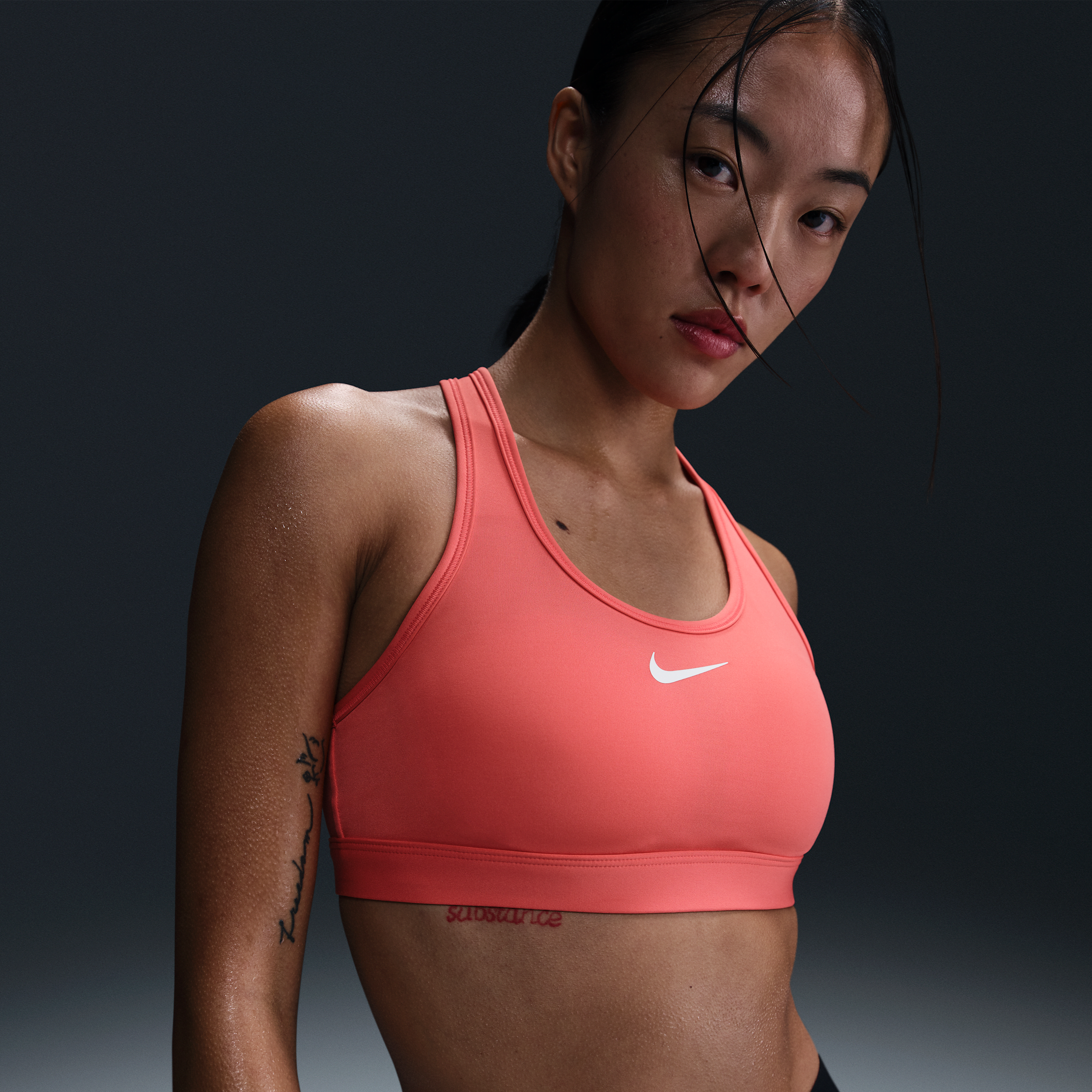 【ナイキ(NIKE)公式ストア】ナイキ スウッシュ ミディアムサポート ウィメンズ パッディド スポーツブラ DX6822-814 オレンジ 【ナイキ(NIKE)公式ストア】ナイキ スウッシュ ミディアムサポート ウィメンズ パッディド スポーツブラ DX6822-814 オレンジ