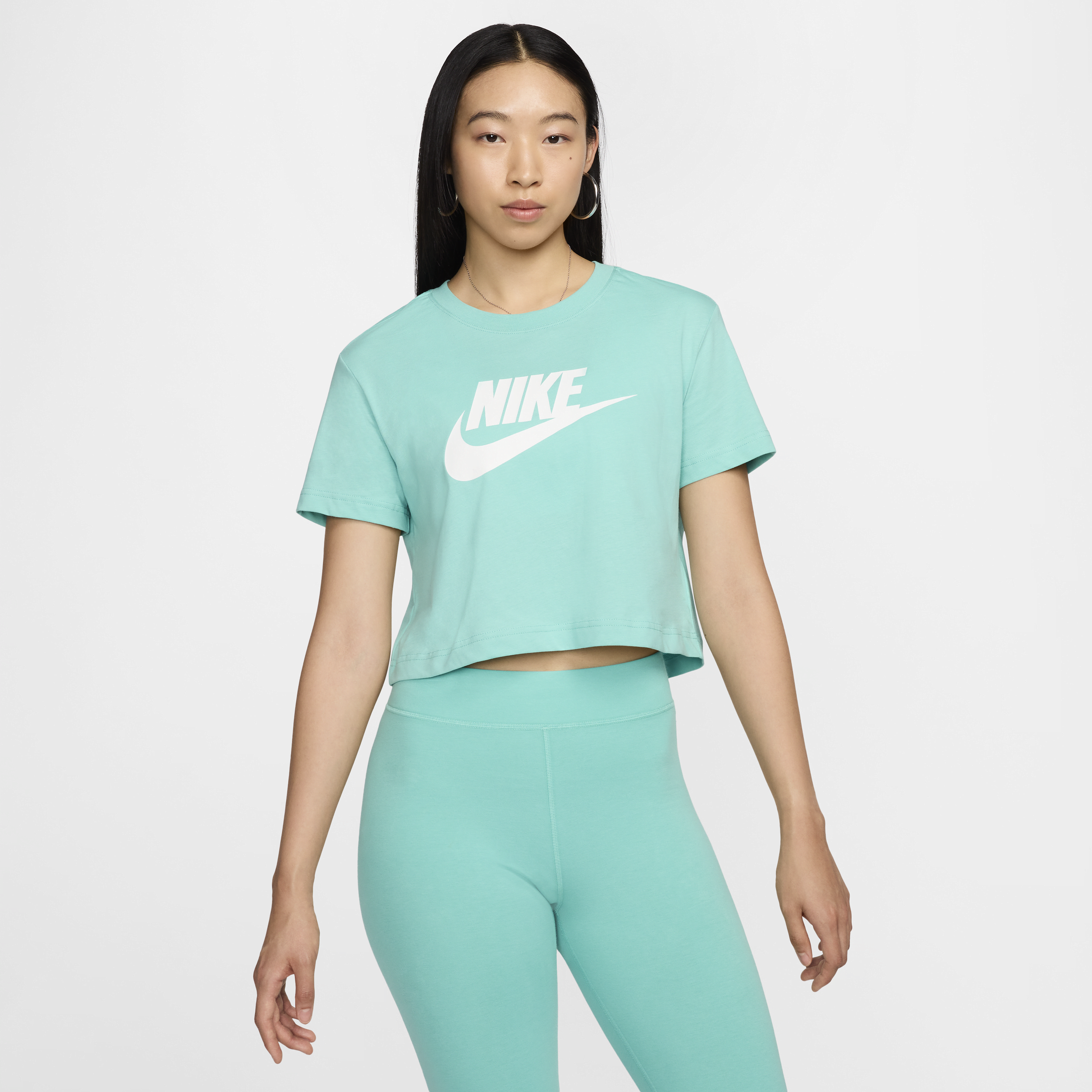 【ナイキ(NIKE)公式ストア】ナイキ スポーツウェア エッセンシャル ウィメンズ クロップド Tシャツ BV6176-304 グリーン 【ナイキ(NIKE)公式ストア】ナイキ スポーツウェア エッセンシャル ウィメンズ クロップド Tシャツ BV6176-304 グリーン