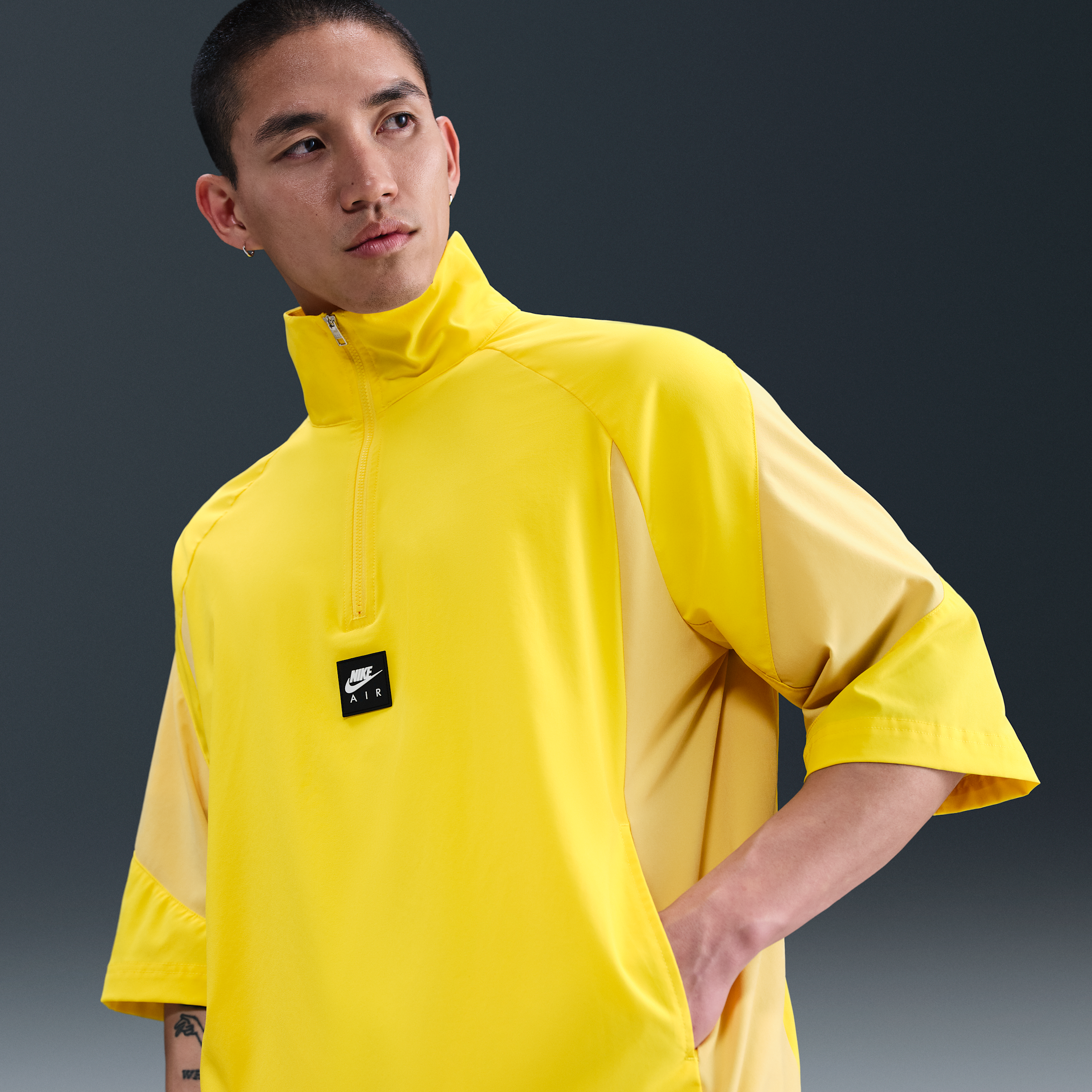 【ナイキ(NIKE)公式ストア】ナイキ エア メンズ ショートスリーブ トップ HV0773-718 イエロー 【ナイキ(NIKE)公式ストア】ナイキ エア メンズ ショートスリーブ トップ HV0773-718 イエロー