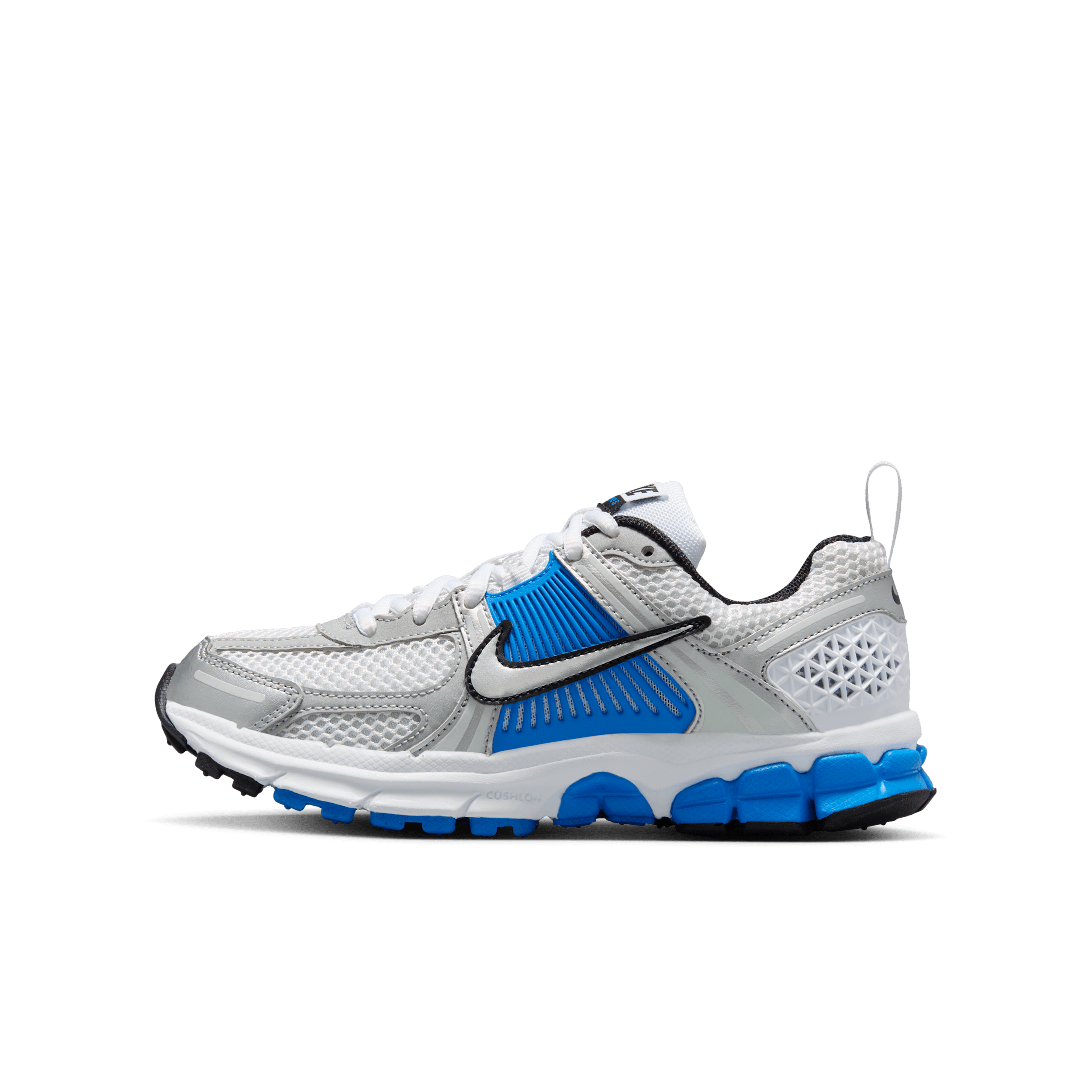 【ナイキ(NIKE)公式ストア】ナイキ ボメロ 5 ジュニアシューズ HF6998-105 ホワイト 【ナイキ(NIKE)公式ストア】ナイキ ボメロ 5 ジュニアシューズ HF6998-105 ホワイト