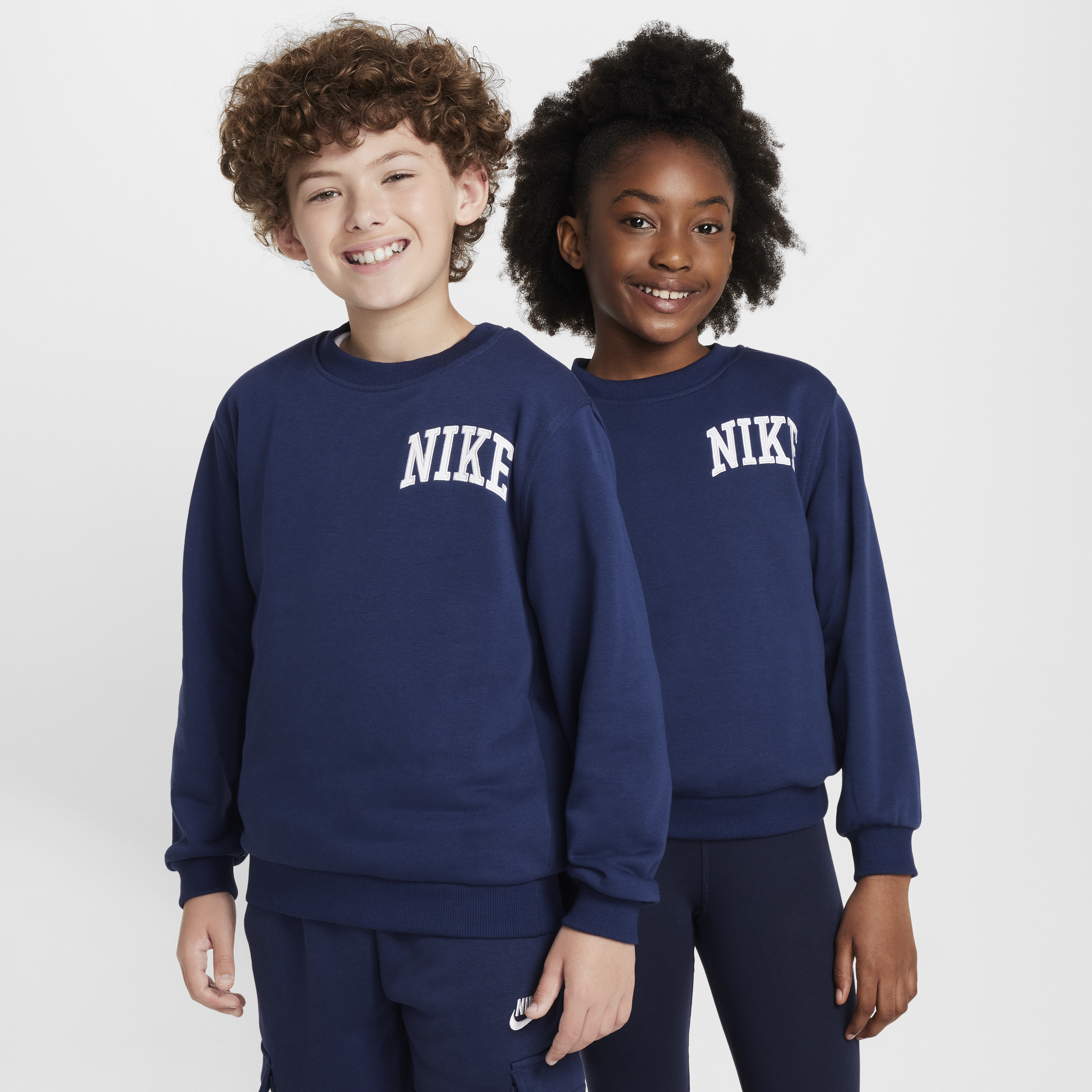 【ナイキ(NIKE)公式ストア】ナイキ スポーツウェア クラブ ジュニア フレンチ テリー クルーネック スウェットシャツ HJ3144-410 ブルー 【ナイキ(NIKE)公式ストア】ナイキ スポーツウェア クラブ ジュニア フレンチ テリー クルーネック スウェットシャツ HJ3144-410 ブルー