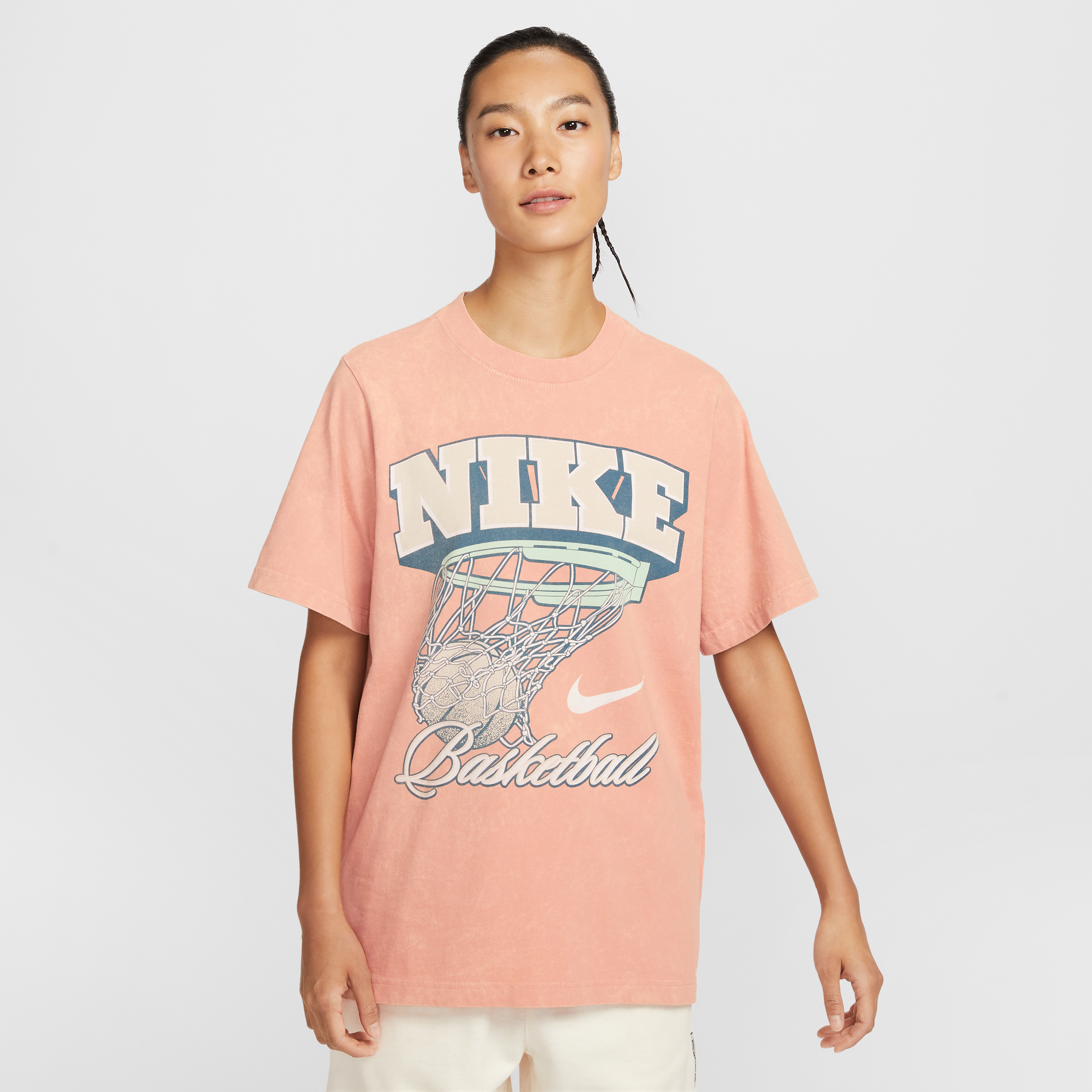 【ナイキ(NIKE)公式ストア】ナイキ ウィメンズ ルーズ ショートスリーブ バスケットボール Tシャツ HV6984-688 ピンク 【ナイキ(NIKE)公式ストア】ナイキ ウィメンズ ルーズ ショートスリーブ バスケットボール Tシャツ HV6984-688 ピンク
